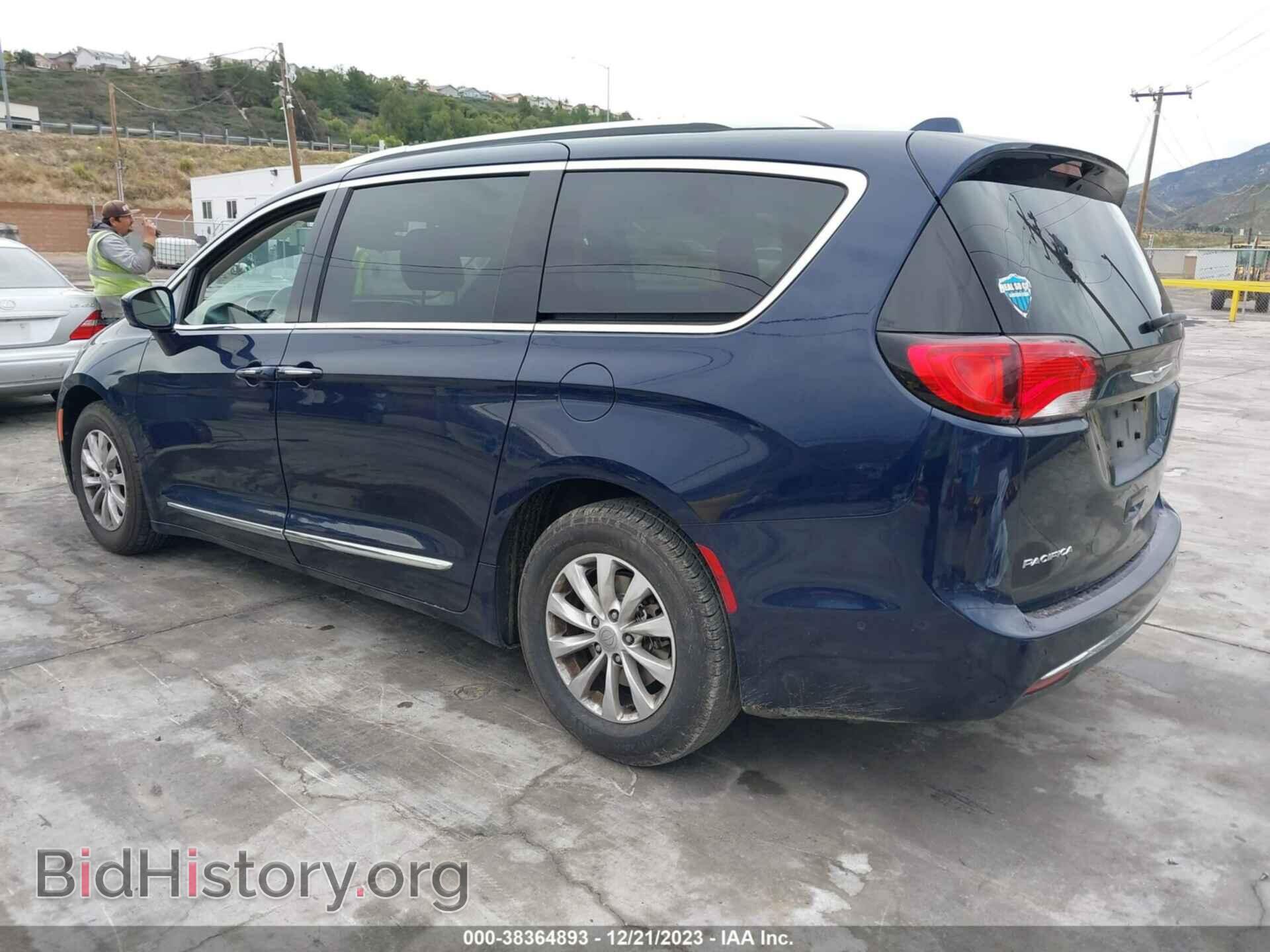2018 CHRYSLER PACIFICA - VIN: 2C4RC1BG9JR320892 - Фото 3