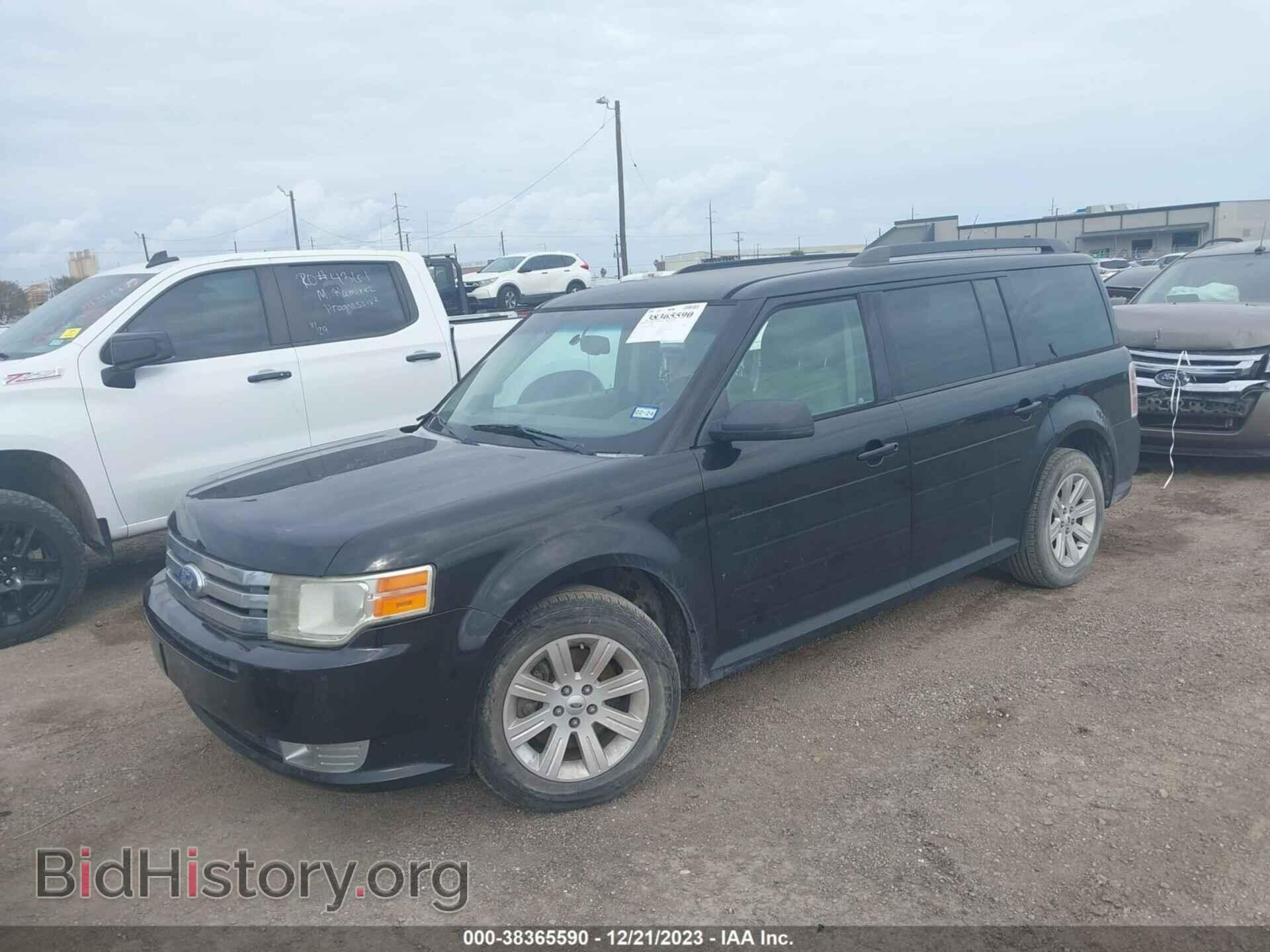 2011 FORD FLEX - VIN: 2FMGK5BC0BBD10868 - Photo 2
