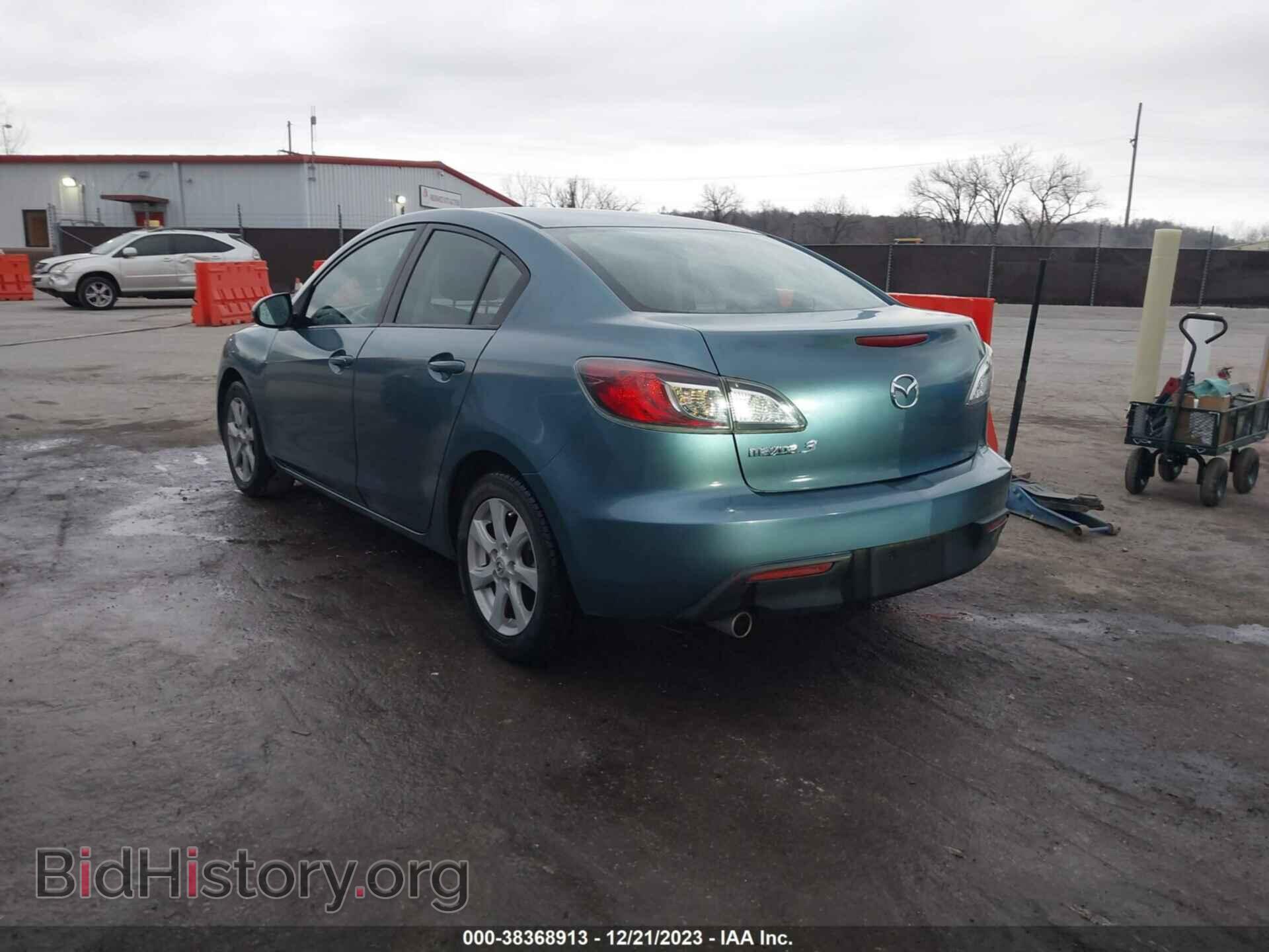 2011 MAZDA MAZDA3 - VIN: JM1BL1VF4B1377446 - Фото 3
