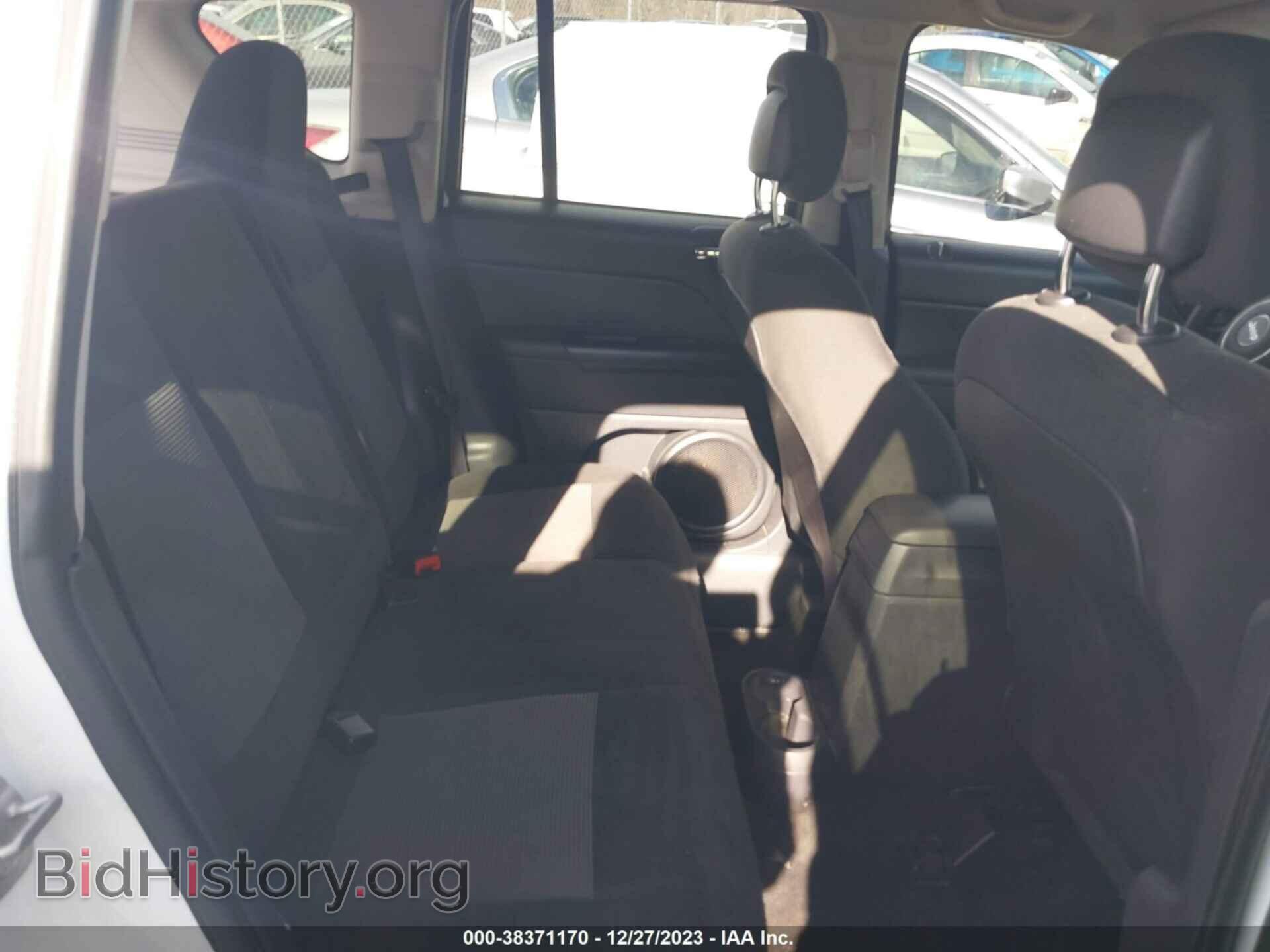 2016 JEEP COMPASS - VIN: 1C4NJCBA7GD512674 - Фото 8