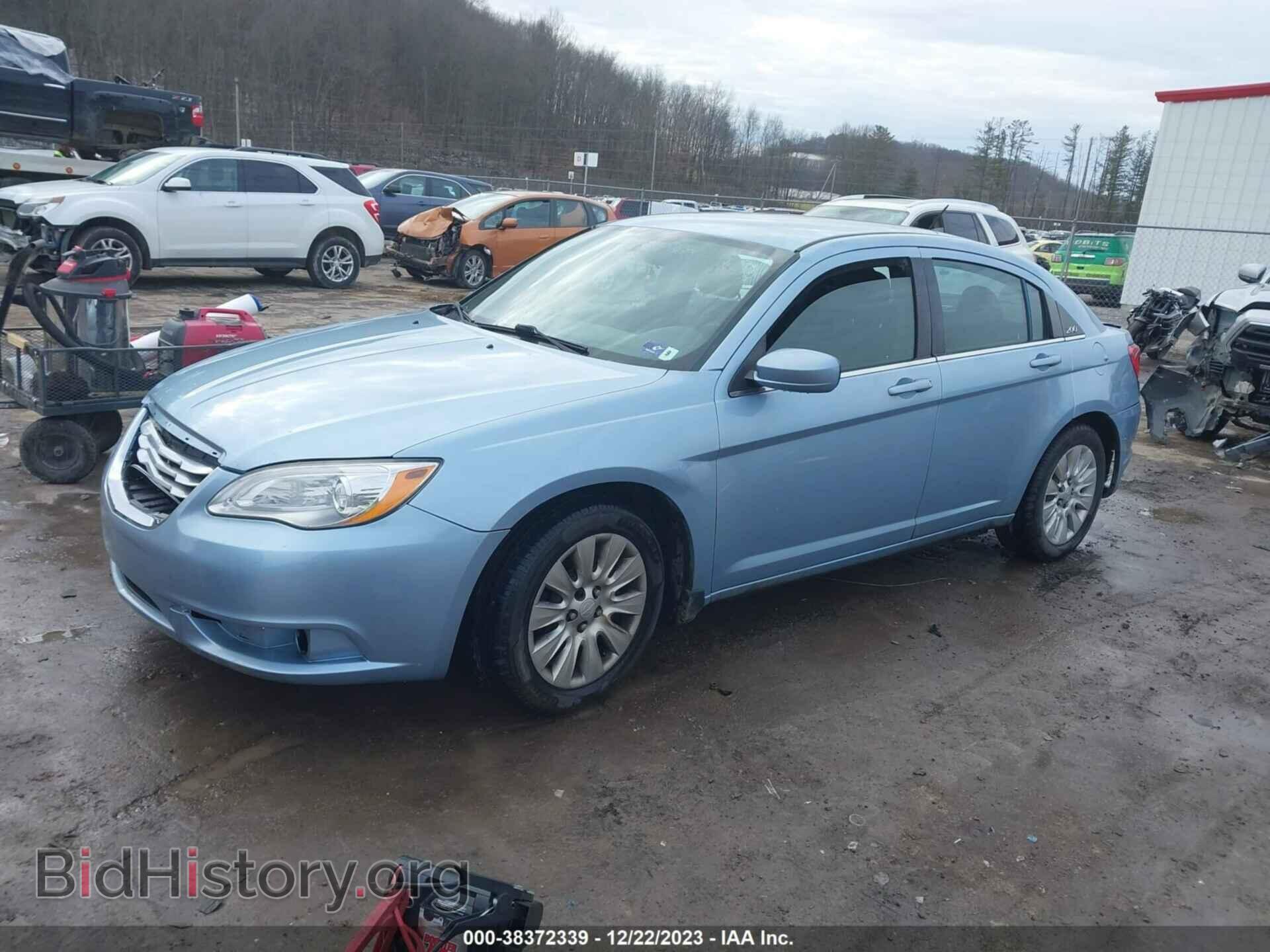 2014 CHRYSLER 200 - VIN: 1C3CCBAB0EN214081 - Фото 2