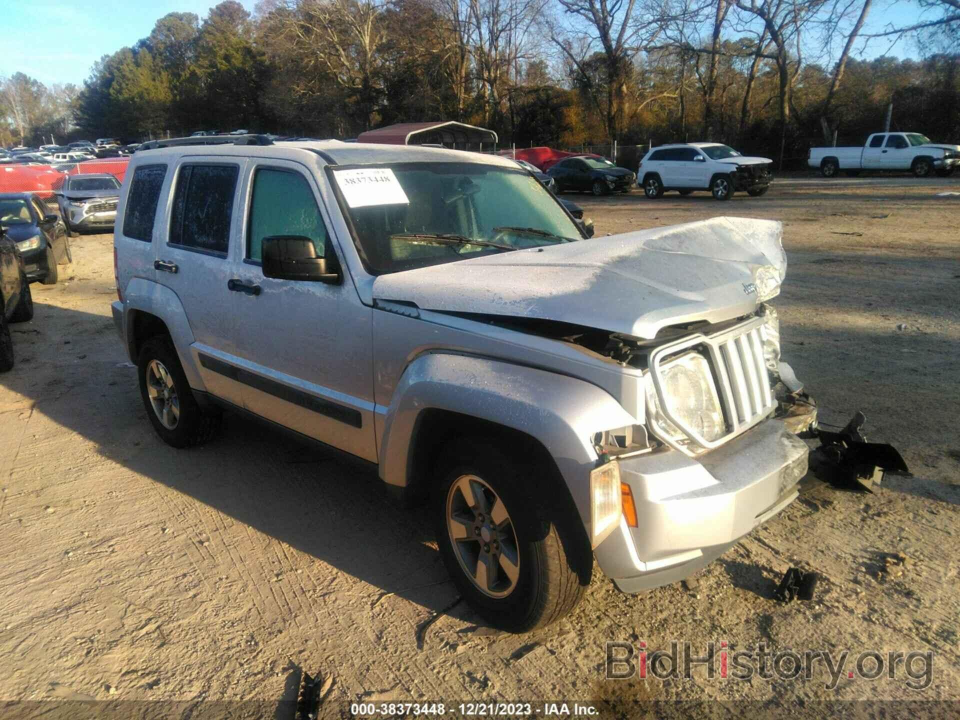 Photo 1J8GP28K78W228011 - JEEP LIBERTY 2008