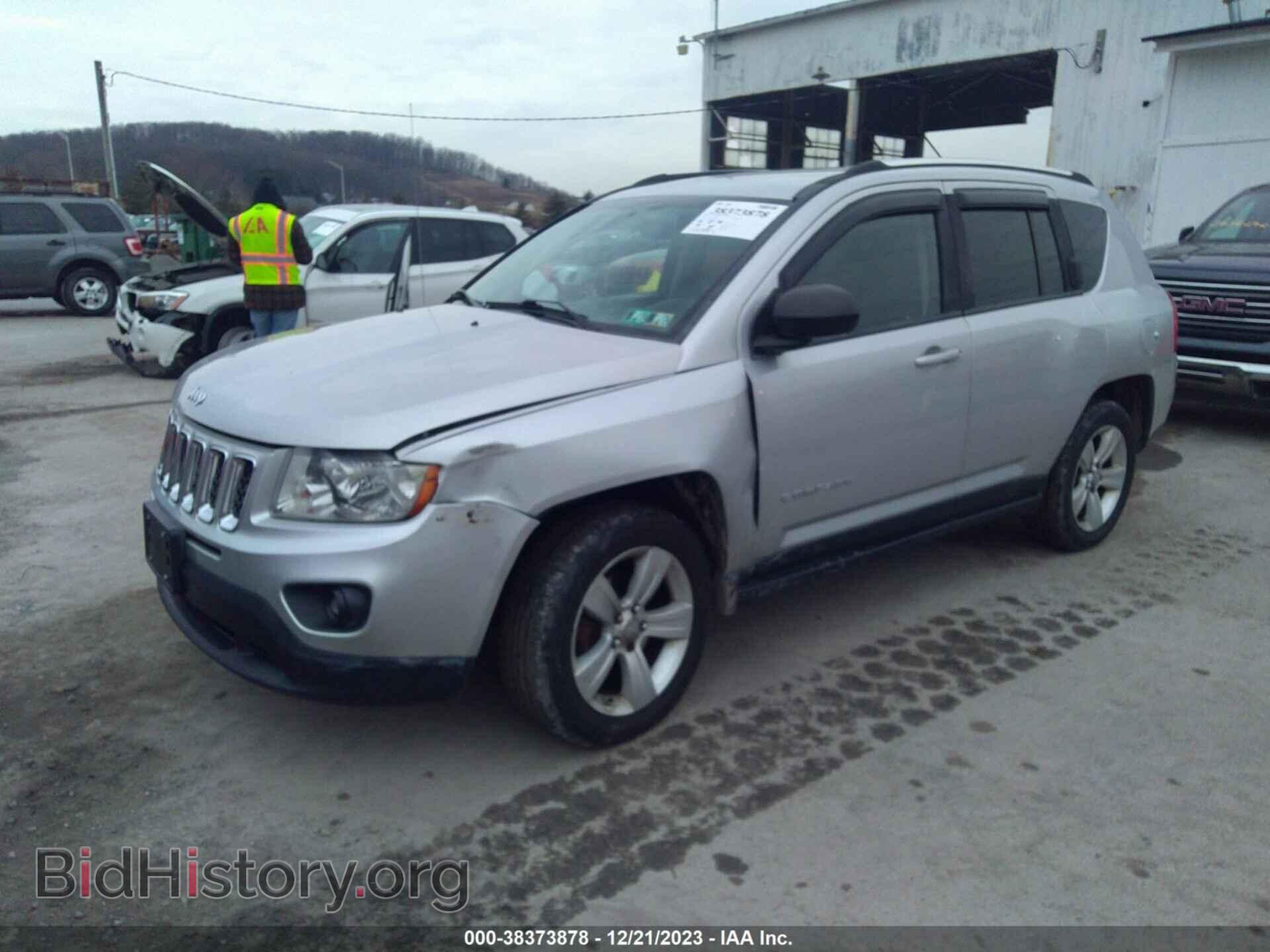 2012 JEEP COMPASS - VIN: 1C4NJDBBXCD562476 - Photo 2