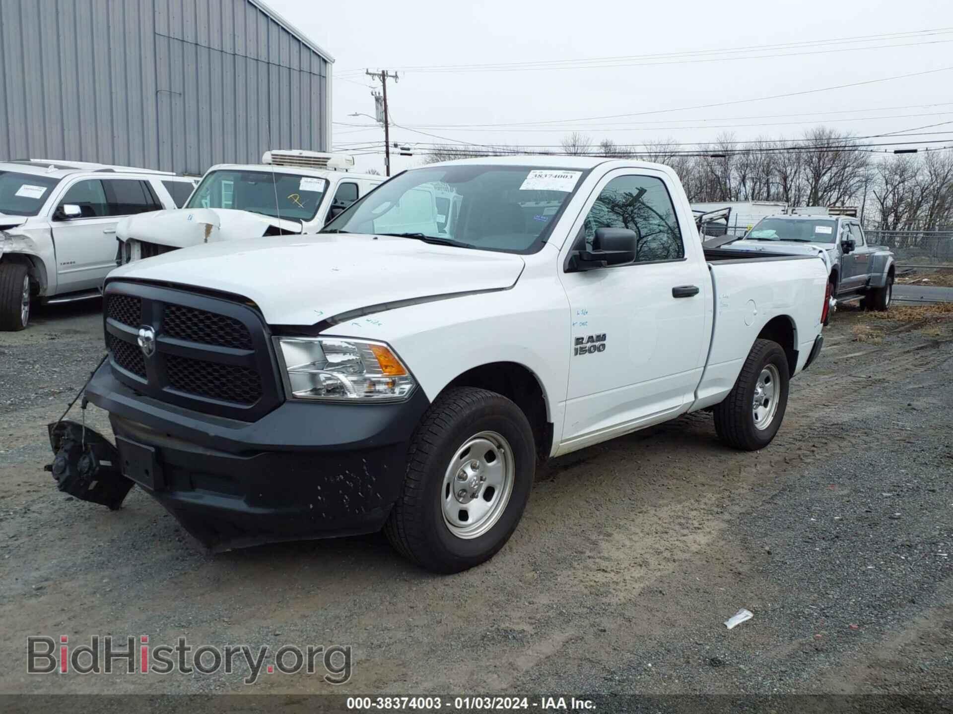 2018 RAM 1500 - VIN: 3C6JR7AG2JG171948 - Фото 2