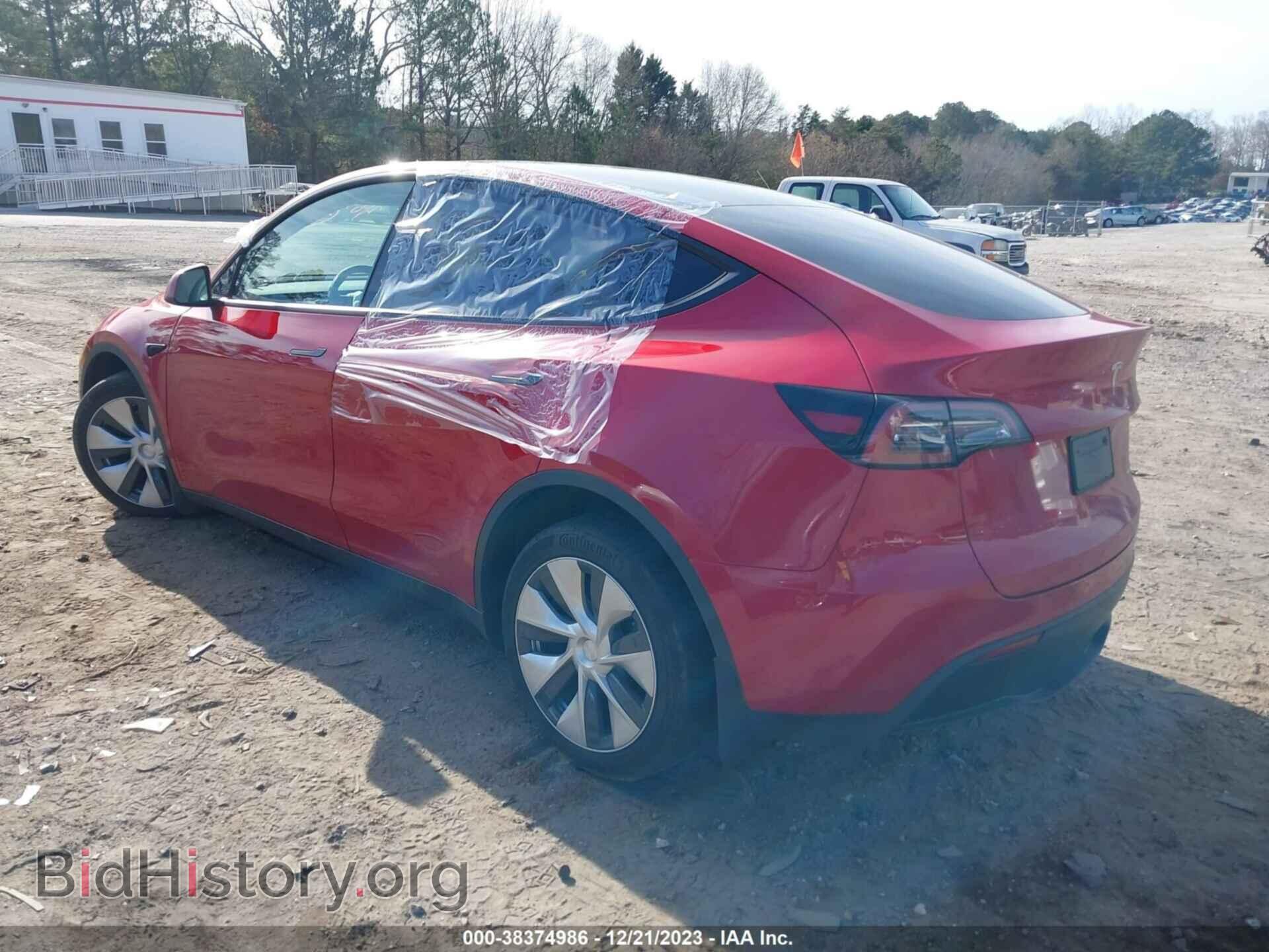 2022 TESLA MODEL Y - VIN: 7SAYGDEE3NF439733 - Фото 3