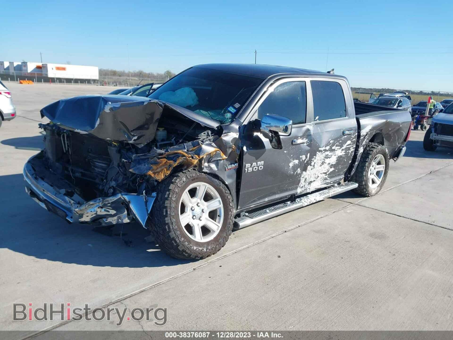 2018 RAM 1500 - VIN: 1C6RR6LT2JS132678 - Фото 2