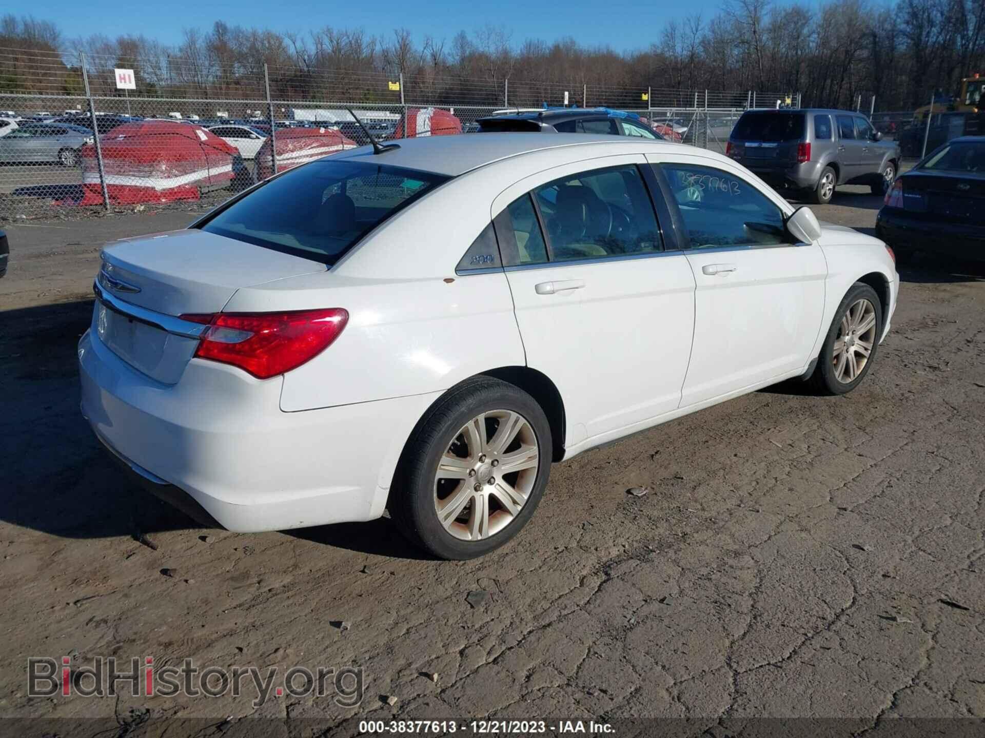 2013 CHRYSLER 200 - VIN: 1C3CCBAB3DN763417 - Photo 4
