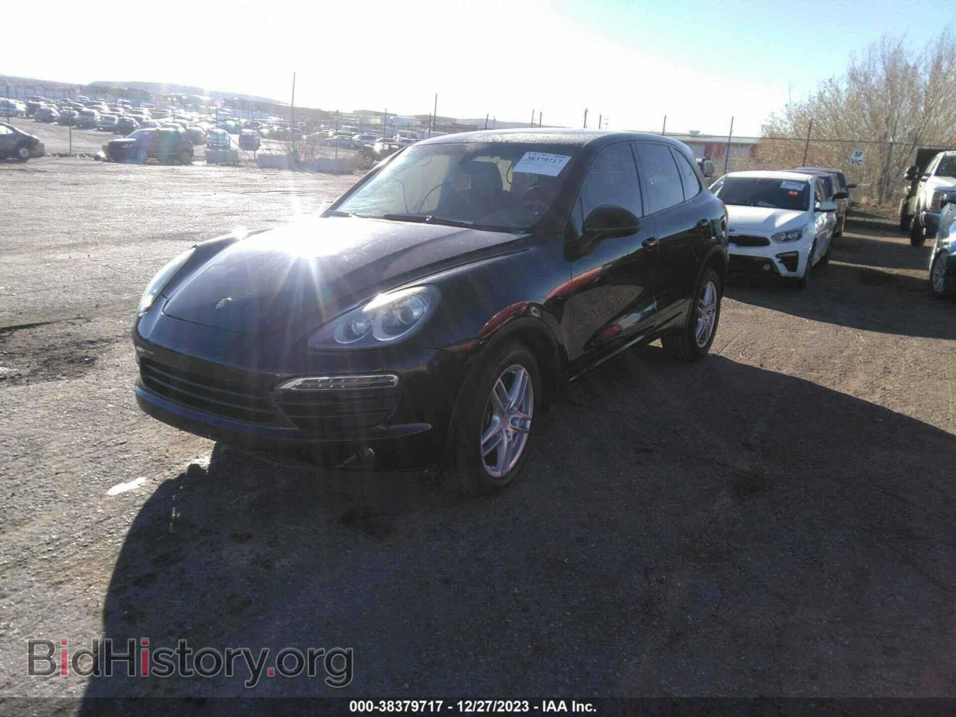 2011 PORSCHE CAYENNE - VIN: WP1AA2A26BLA00758 - Фото 2