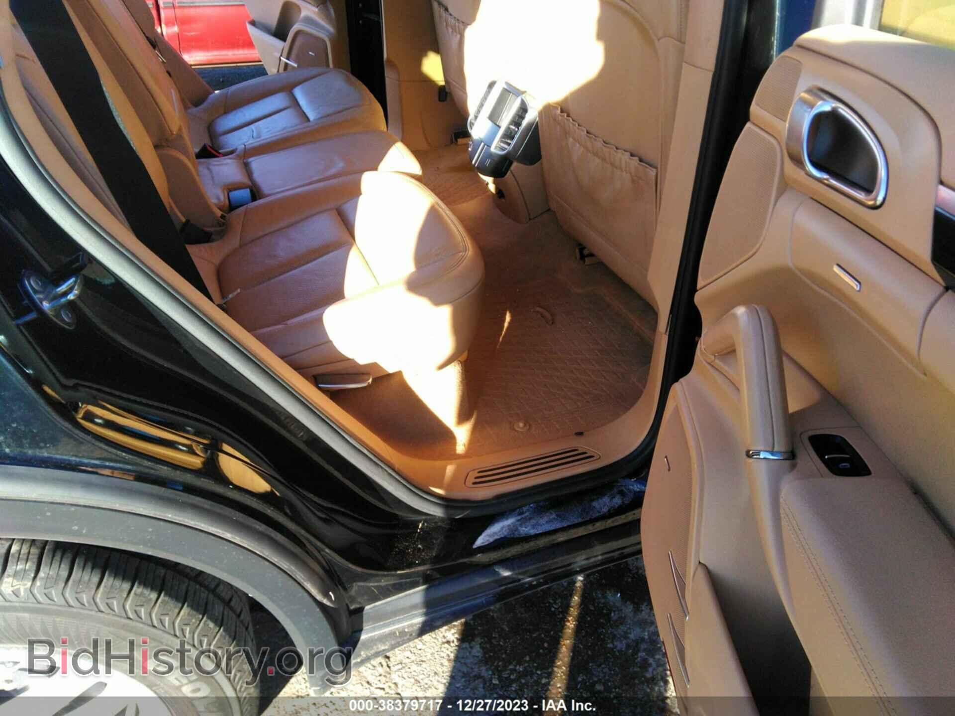 2011 PORSCHE CAYENNE - VIN: WP1AA2A26BLA00758 - Фото 8