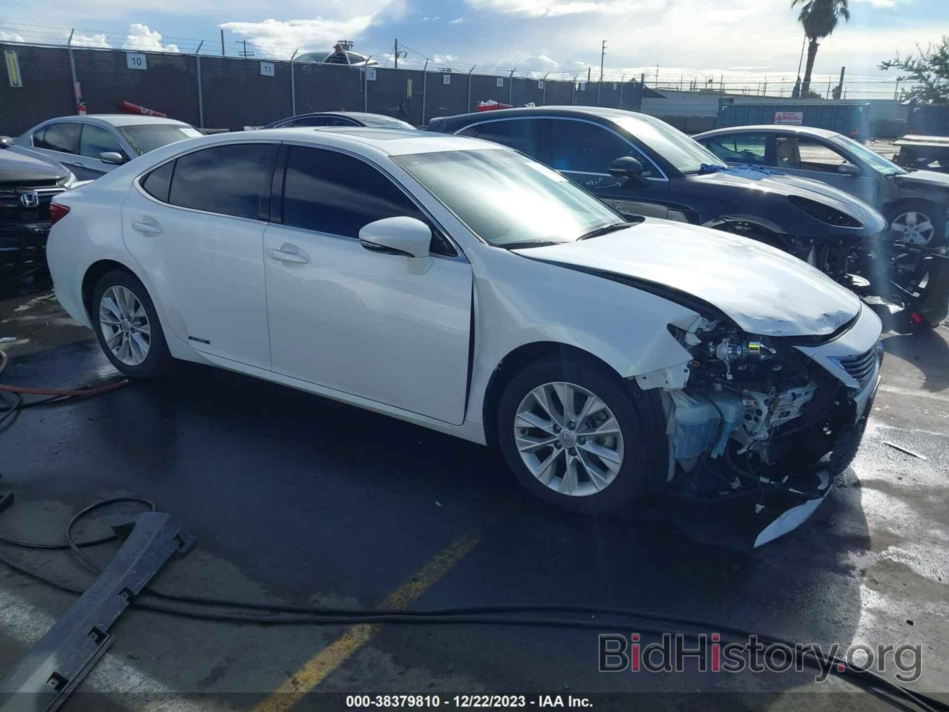 Photo JTHBW1GG0D2015848 - LEXUS ES 300H 2013