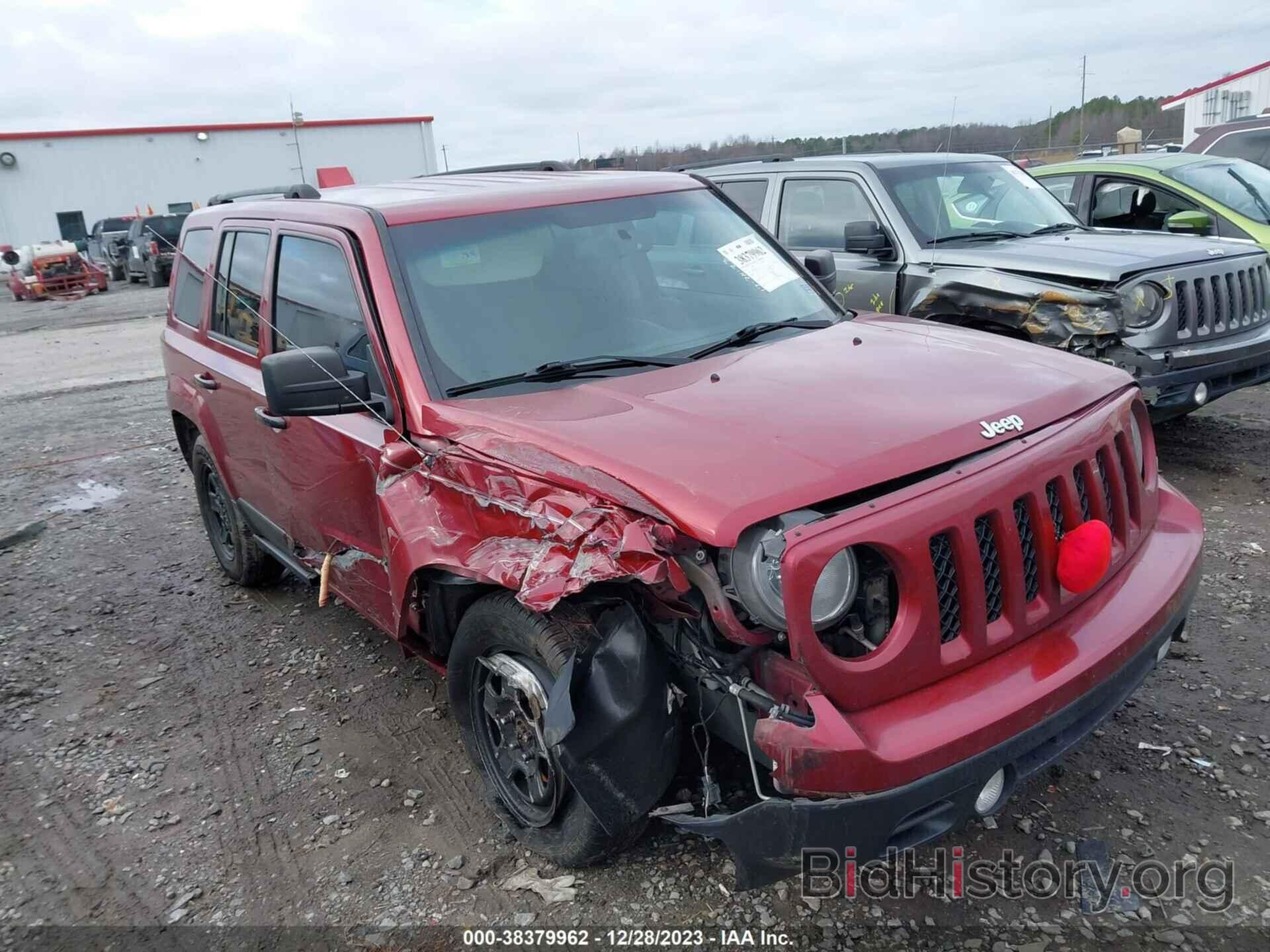 Photo 1C4NJPBA6HD140642 - JEEP PATRIOT 2017