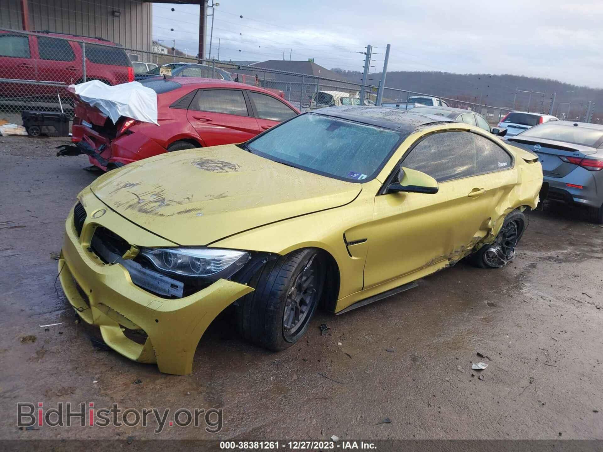 2017 BMW M4 - VIN: WBS3R9C37HA014229 - Фото 2