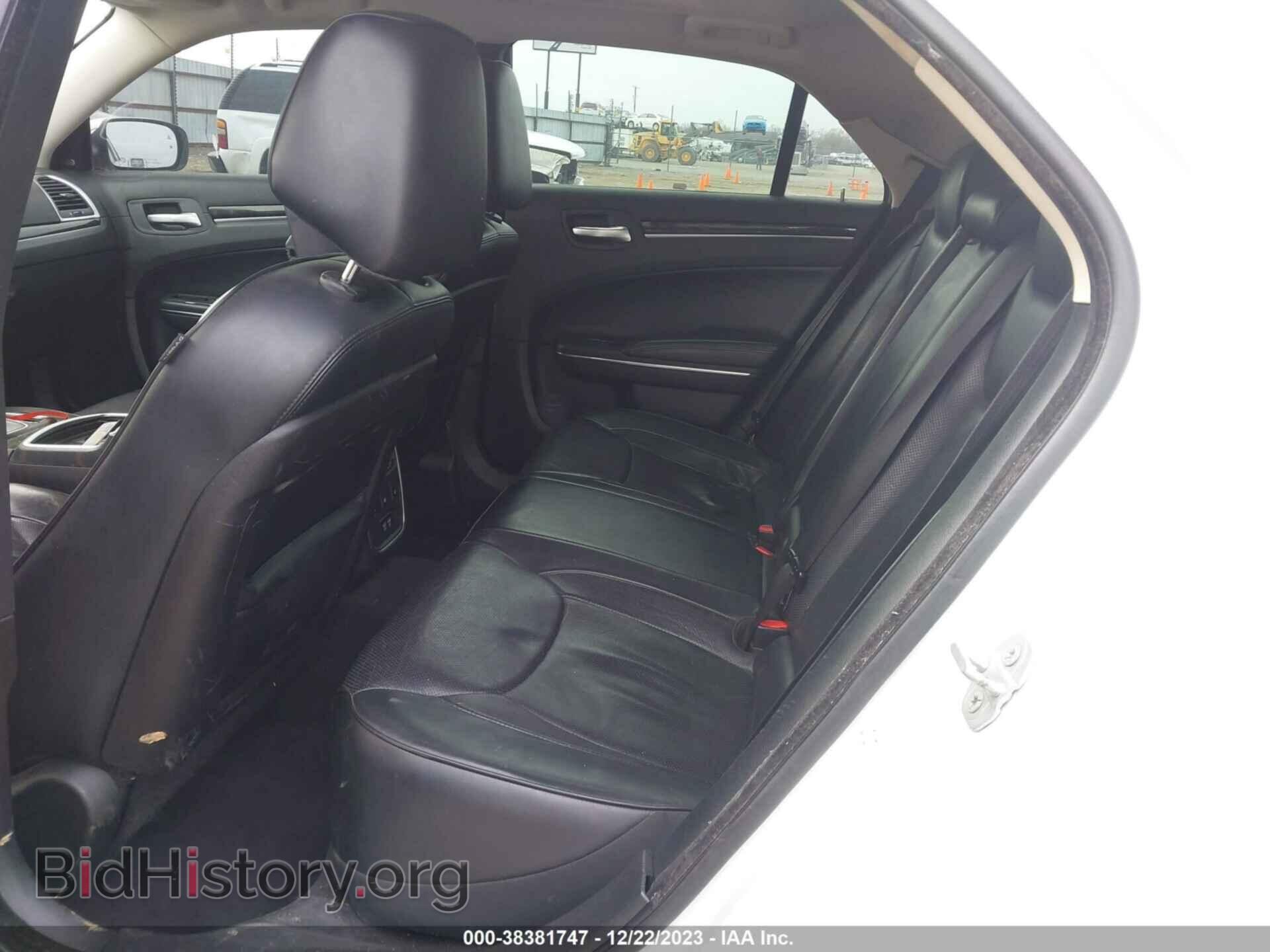 2015 CHRYSLER 300C - VIN: 2C3CCAKGOFH769577 - Фото 8