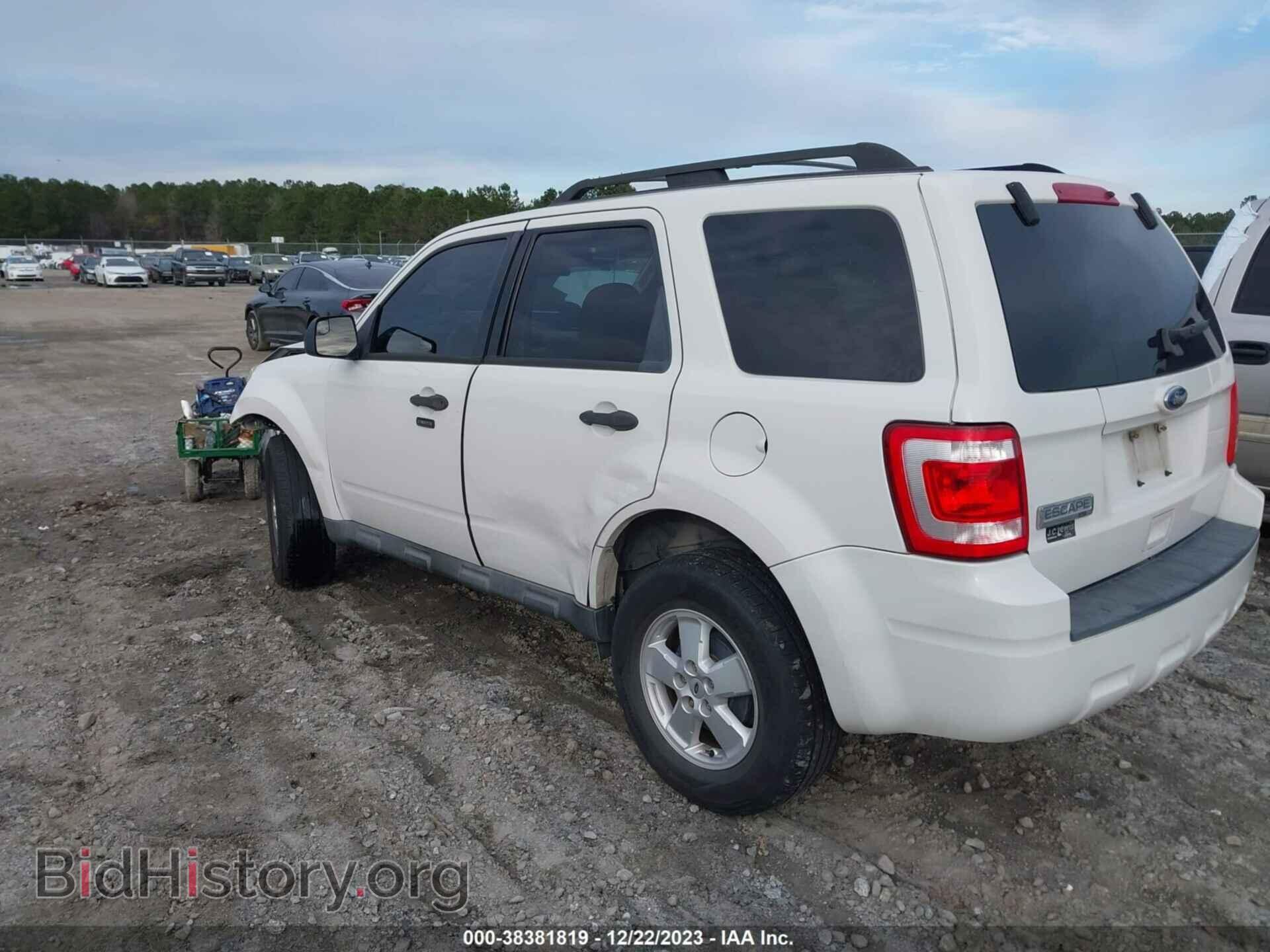 2010 FORD ESCAPE - VIN: 1FMCU0D75AKC87829 - Фото 3