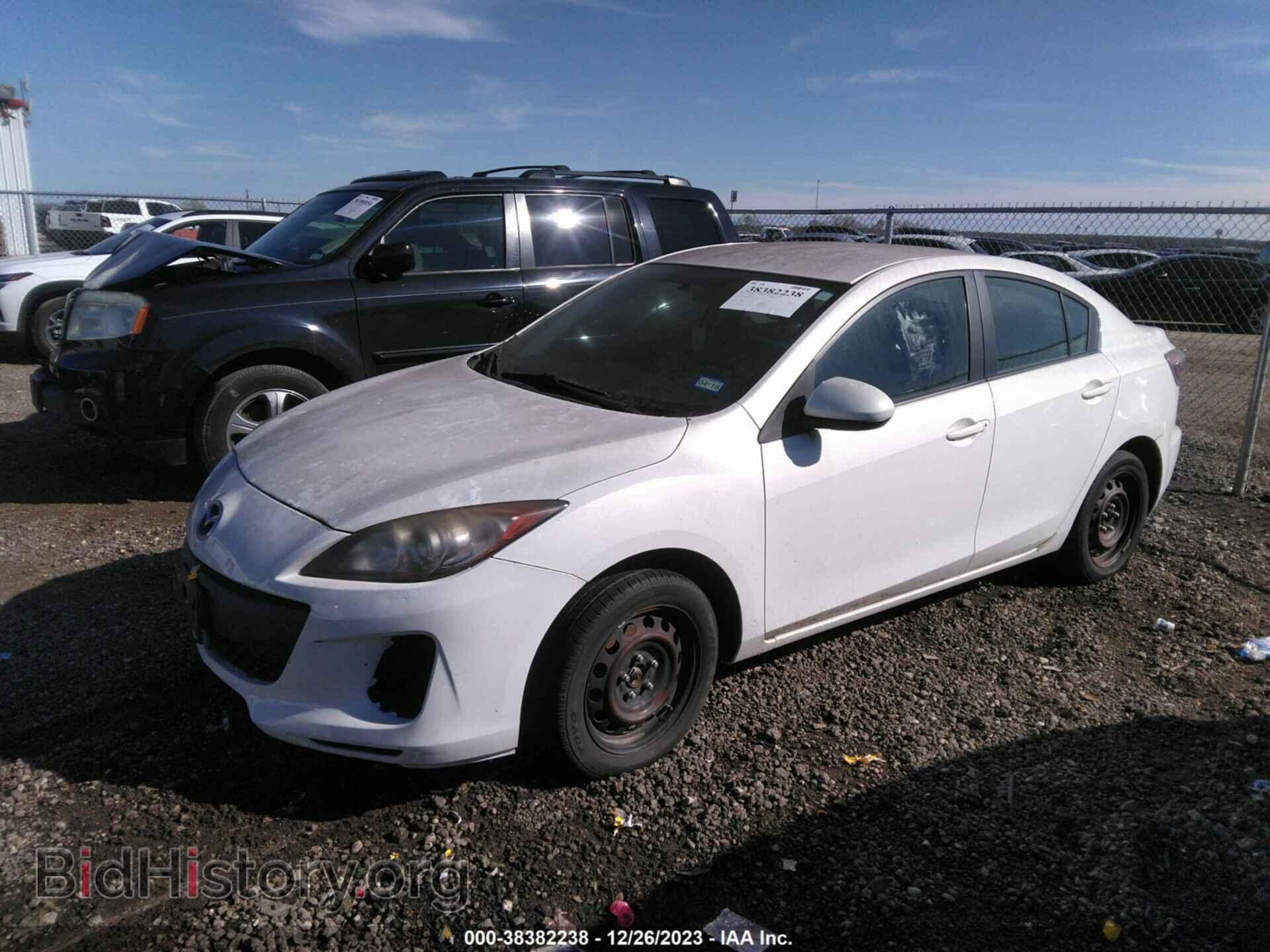 2013 MAZDA MAZDA3 - VIN: JM1BL1TF4D1833581 - Фото 2