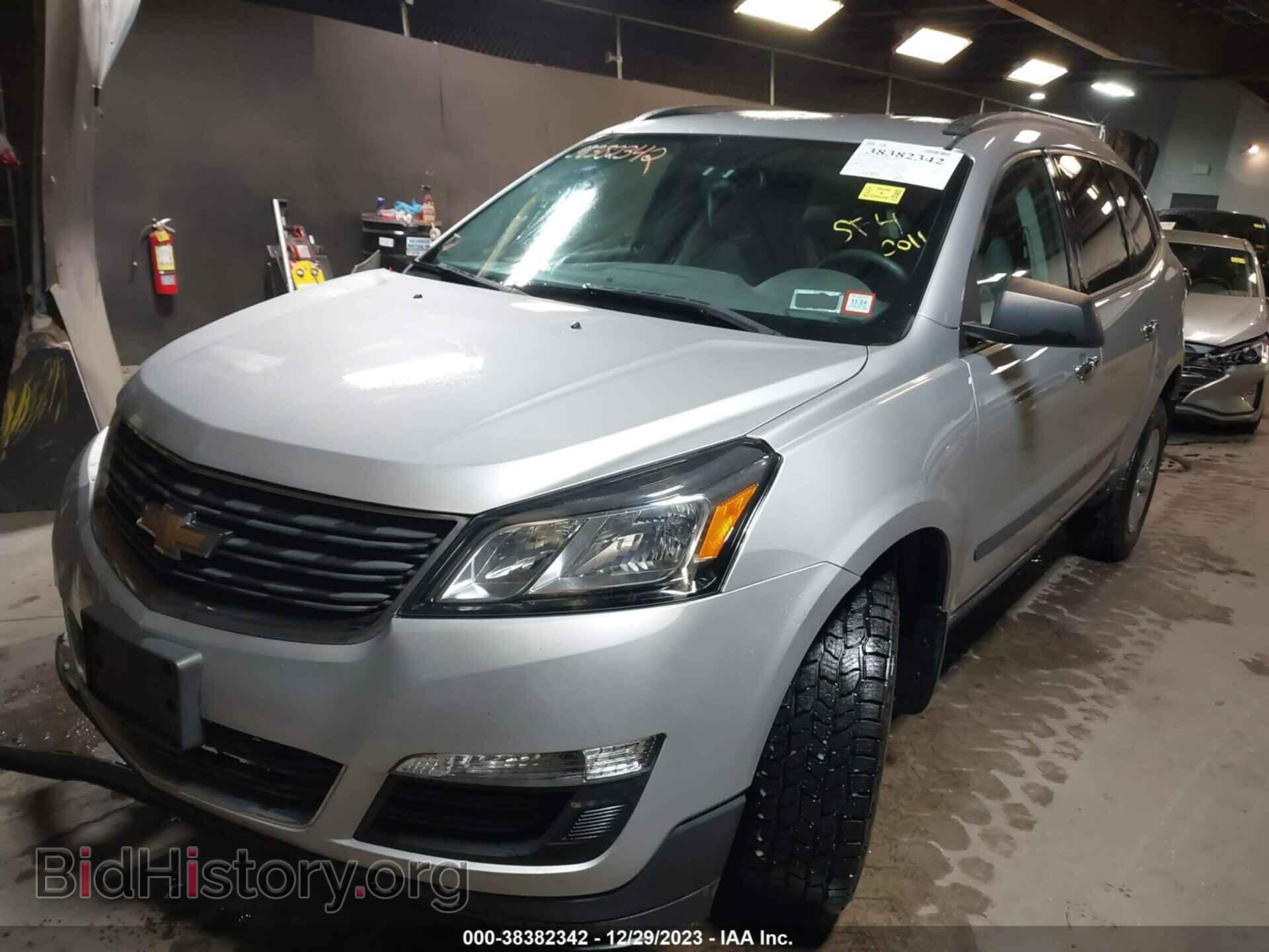2017 CHEVROLET TRAVERSE - VIN: 1GNKVFED9HJ344478 - Фото 2