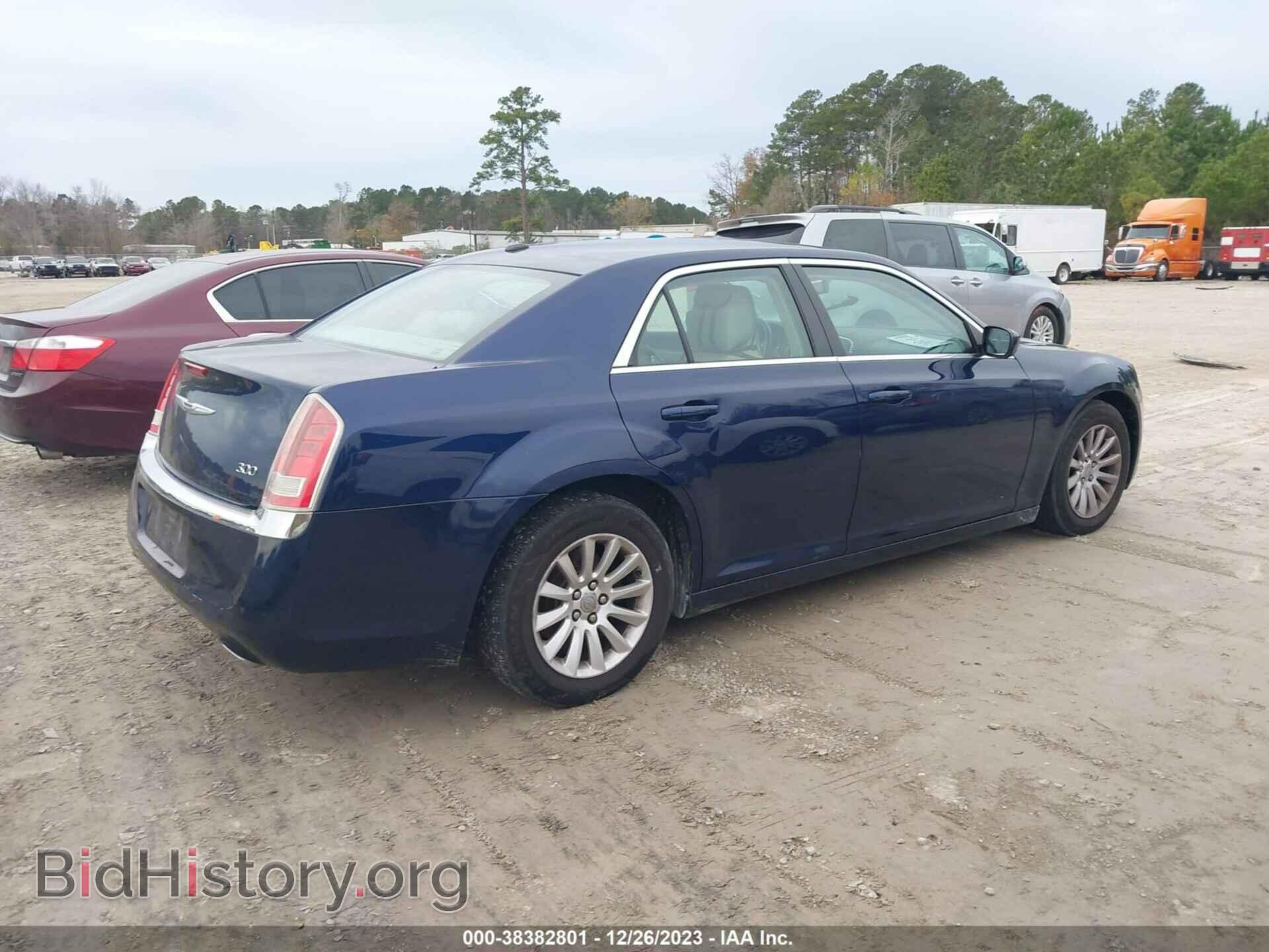 2014 CHRYSLER 300 - VIN: 2C3CCAAG5EH103427 - Фото 4