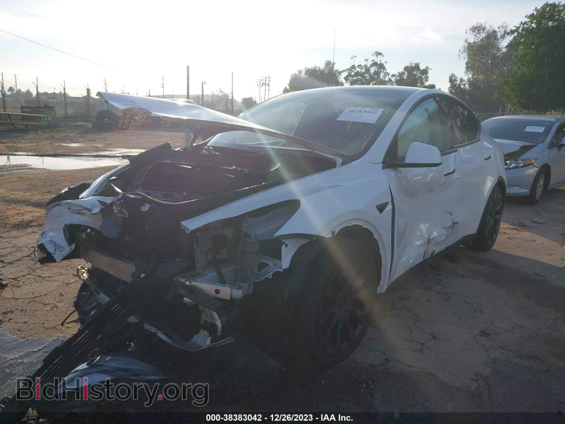 2023 TESLA MODEL Y - VIN: 7SAYGAEE2PF742732 - Фото 2