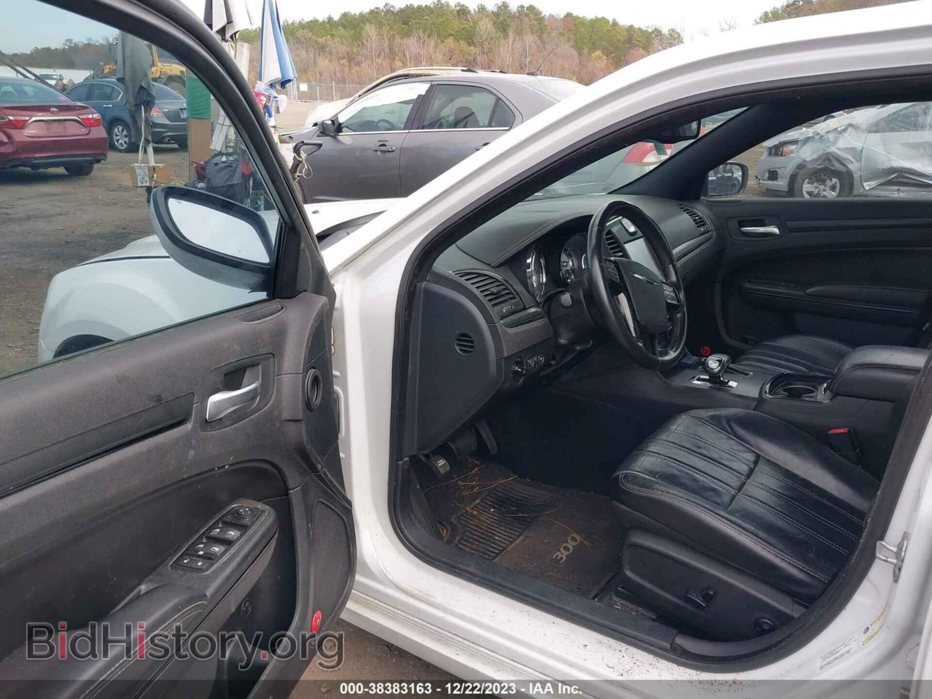 2014 CHRYSLER 300 - VIN: 2C3CCABG9EH245665 - Фото 5