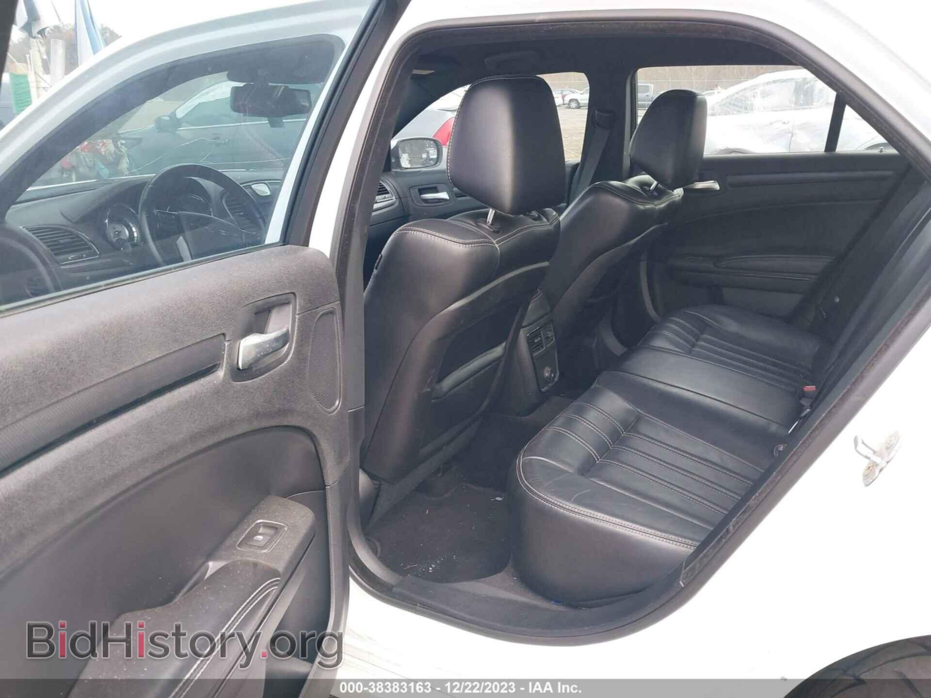 2014 CHRYSLER 300 - VIN: 2C3CCABG9EH245665 - Фото 8