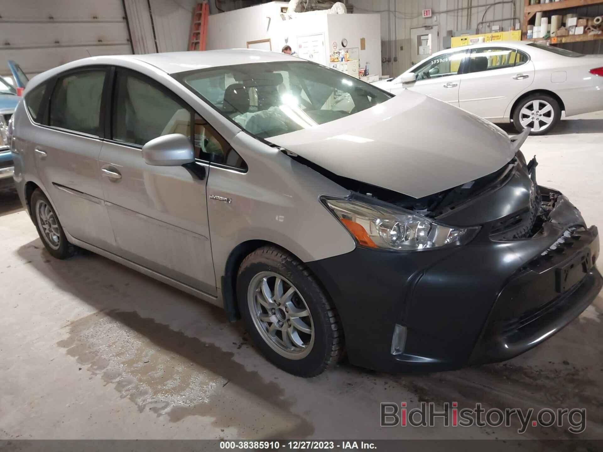 Фотография JTDZN3EUXGJ047031 - TOYOTA PRIUS V 2016