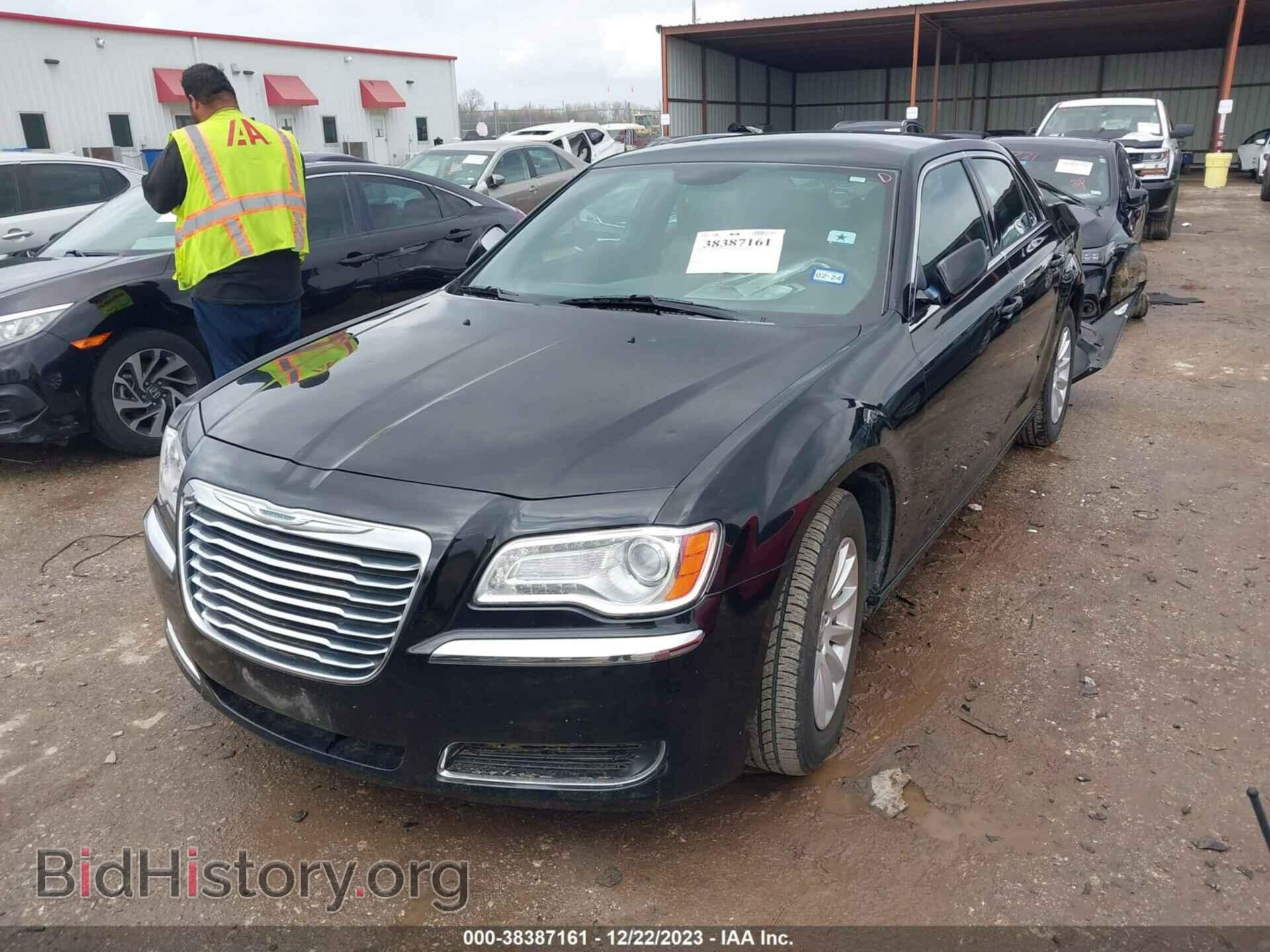 2014 CHRYSLER 300 - VIN: 2C3CCAAG7EH379785 - Photo 2
