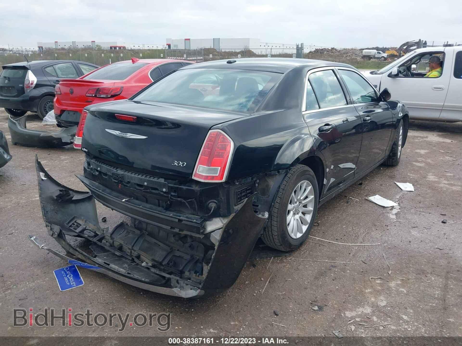 2014 CHRYSLER 300 - VIN: 2C3CCAAG7EH379785 - Photo 4