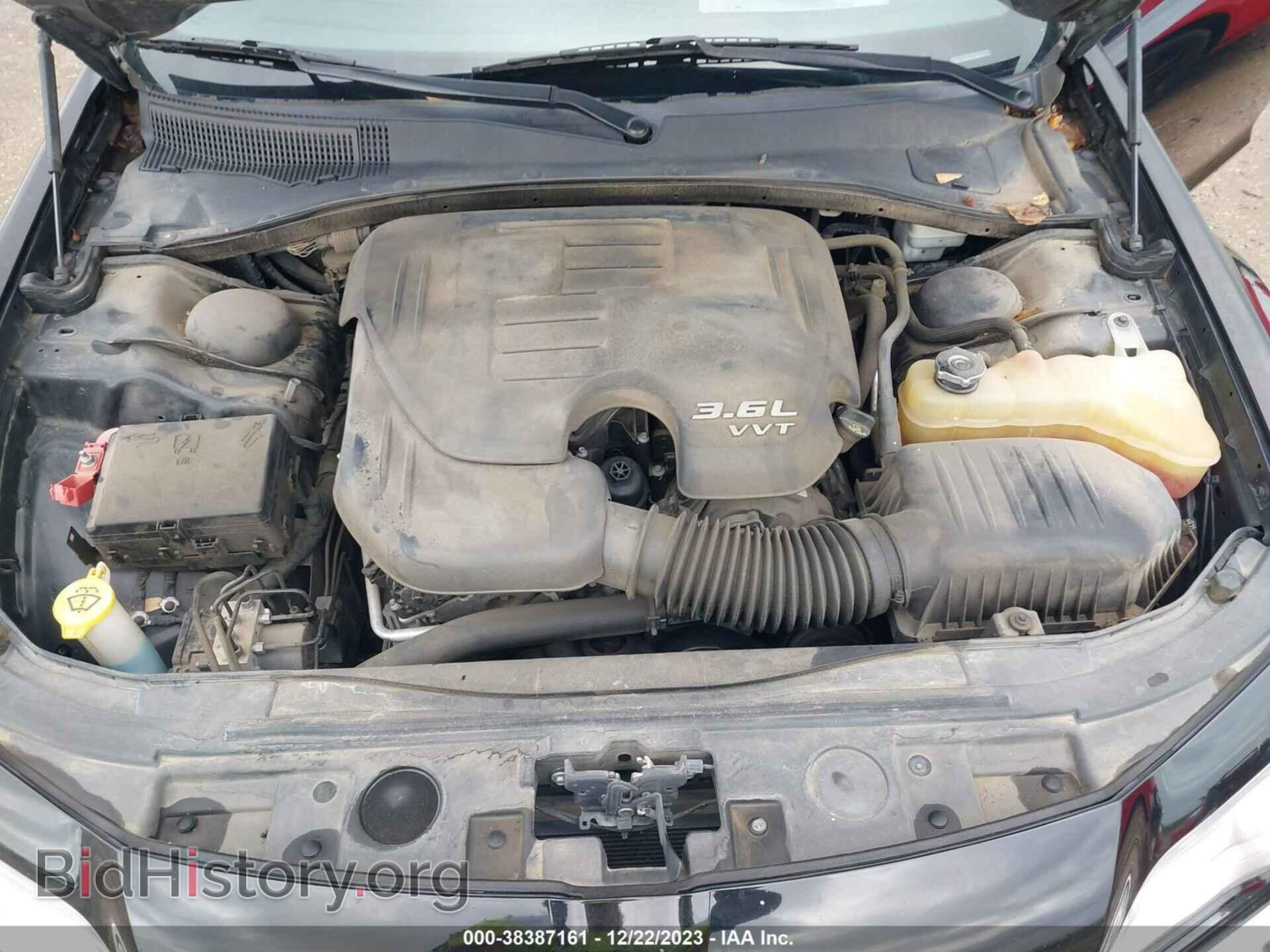 2014 CHRYSLER 300 - VIN: 2C3CCAAG7EH379785 - Photo 10