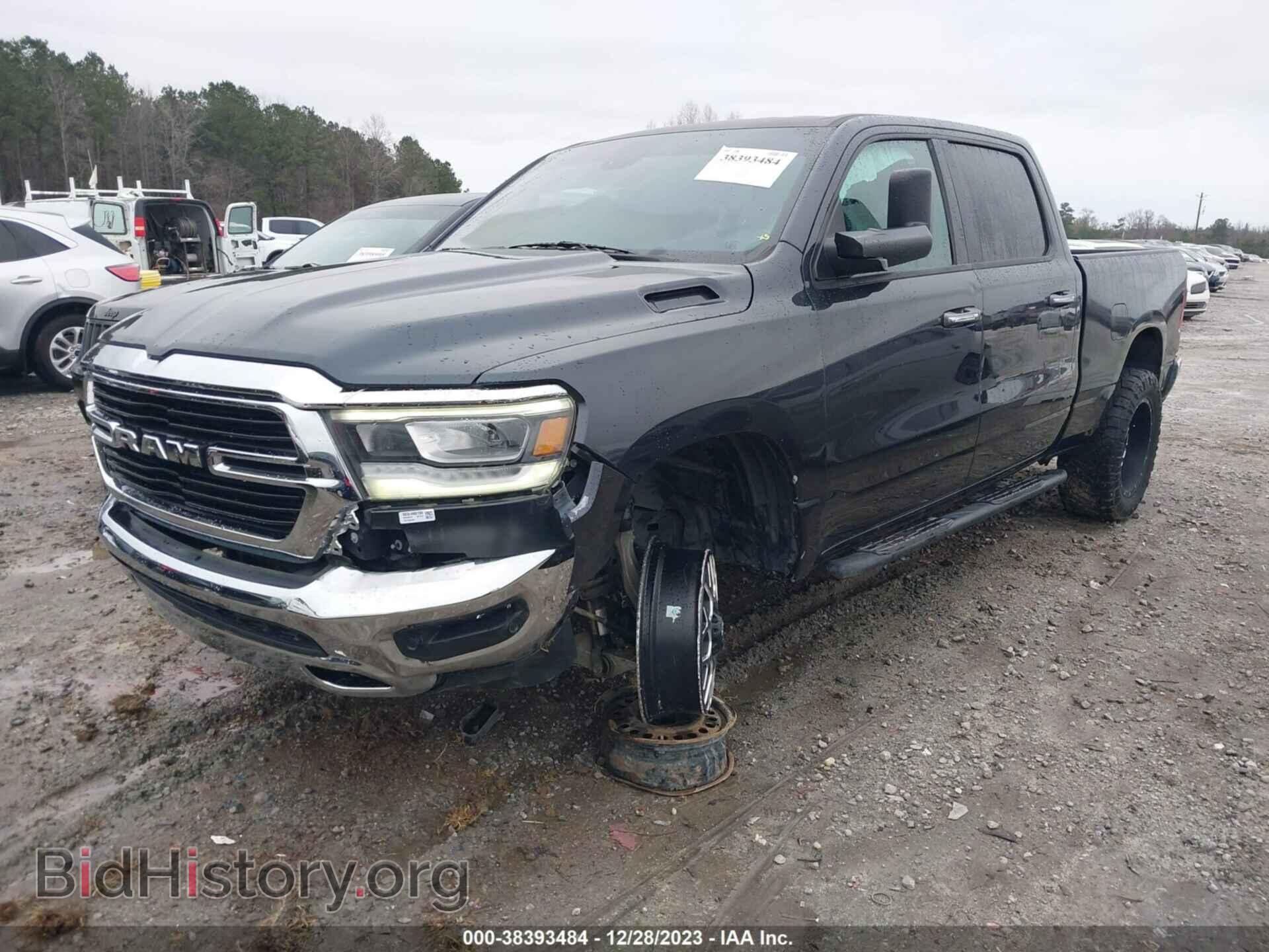 2019 RAM 1500 - VIN: 1C6SRFMT9KN556018 - Фото 2