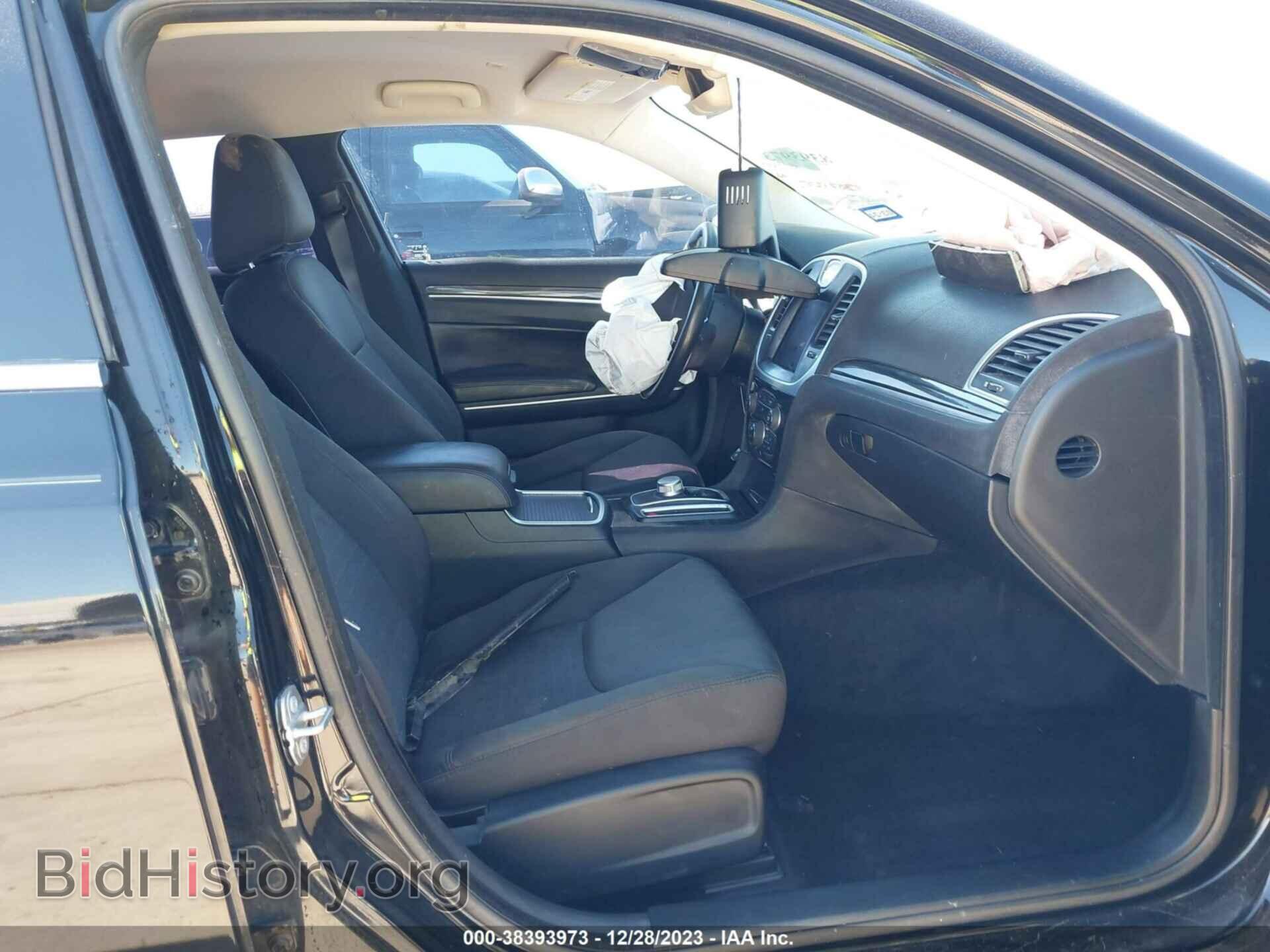 2018 CHRYSLER 300 - VIN: 2C3CCAAG4JH285776 - Фото 5
