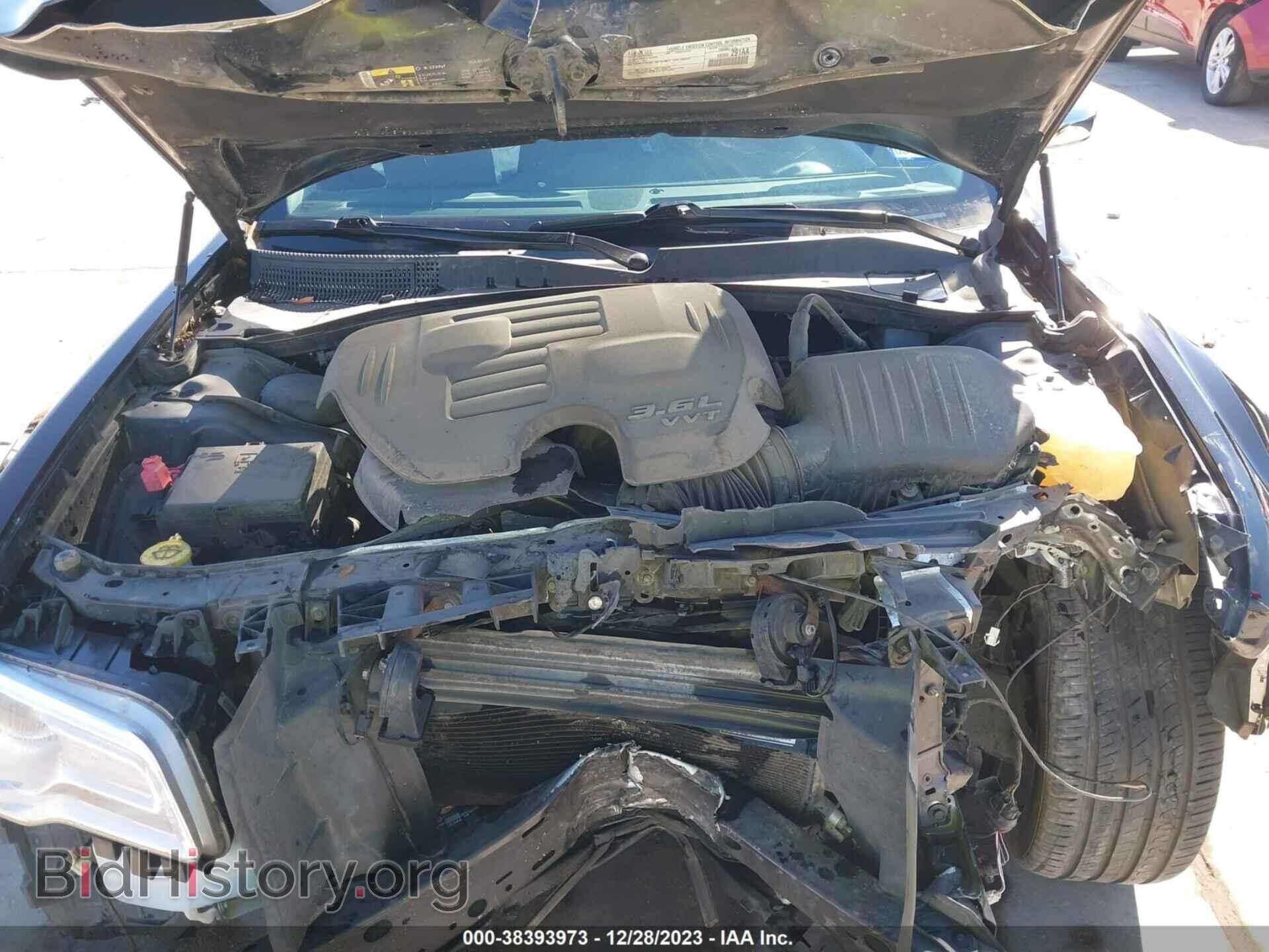 2018 CHRYSLER 300 - VIN: 2C3CCAAG4JH285776 - Фото 10