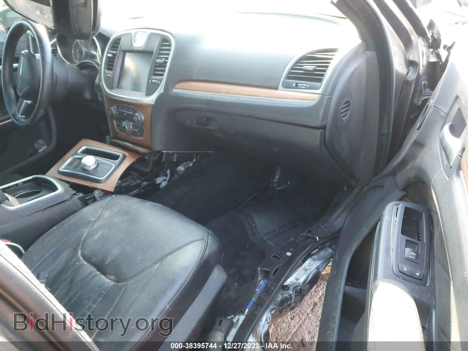 2015 CHRYSLER 300C - VIN: 2C3CCAPT8FH921210 - Фото 5