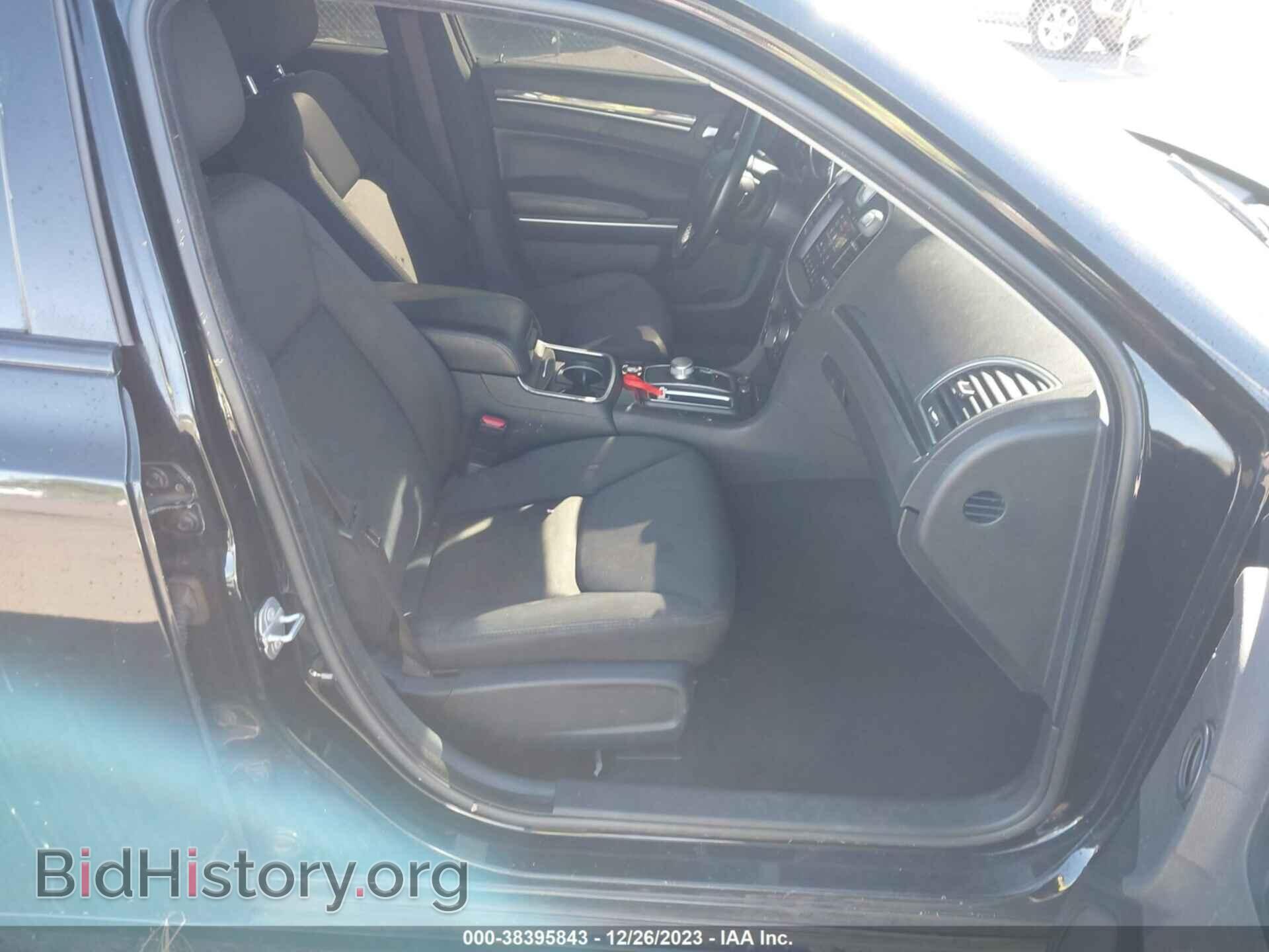 2019 CHRYSLER 300 - VIN: 2C3CCAAG2KH564905 - Фото 5