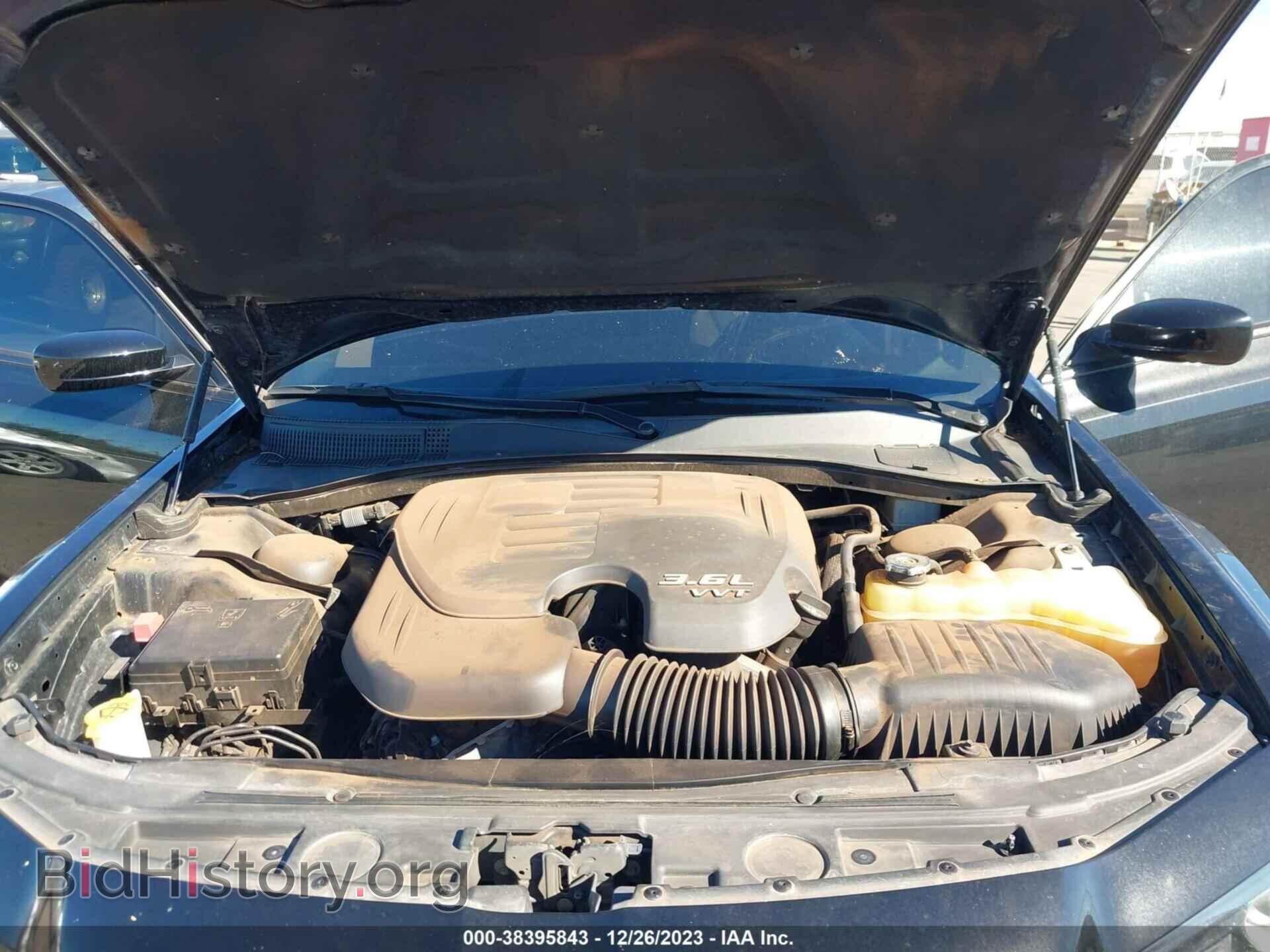 2019 CHRYSLER 300 - VIN: 2C3CCAAG2KH564905 - Фото 10