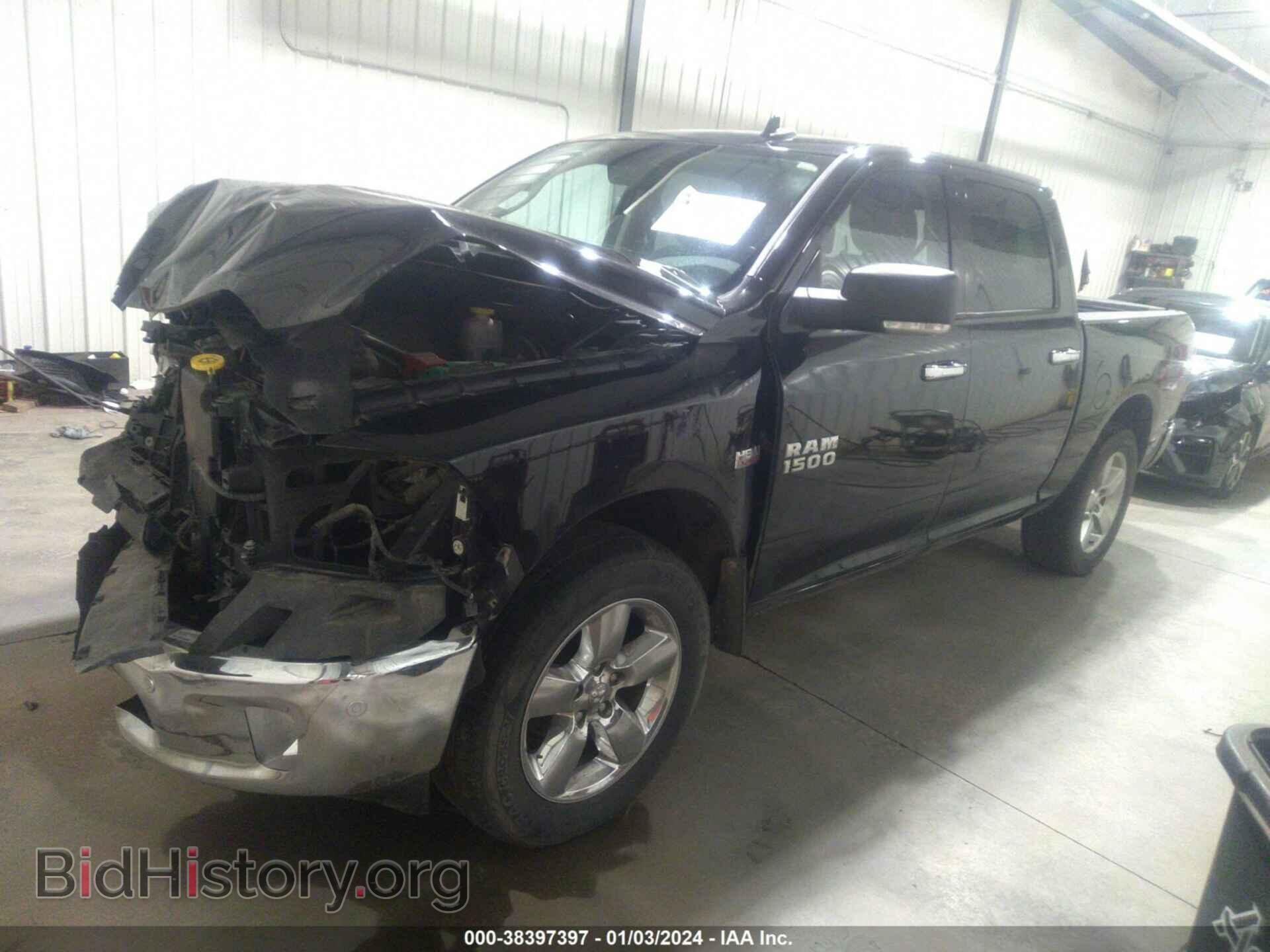2017 RAM 1500 - VIN: 3C6RR7LT5HG784878 - Фото 2