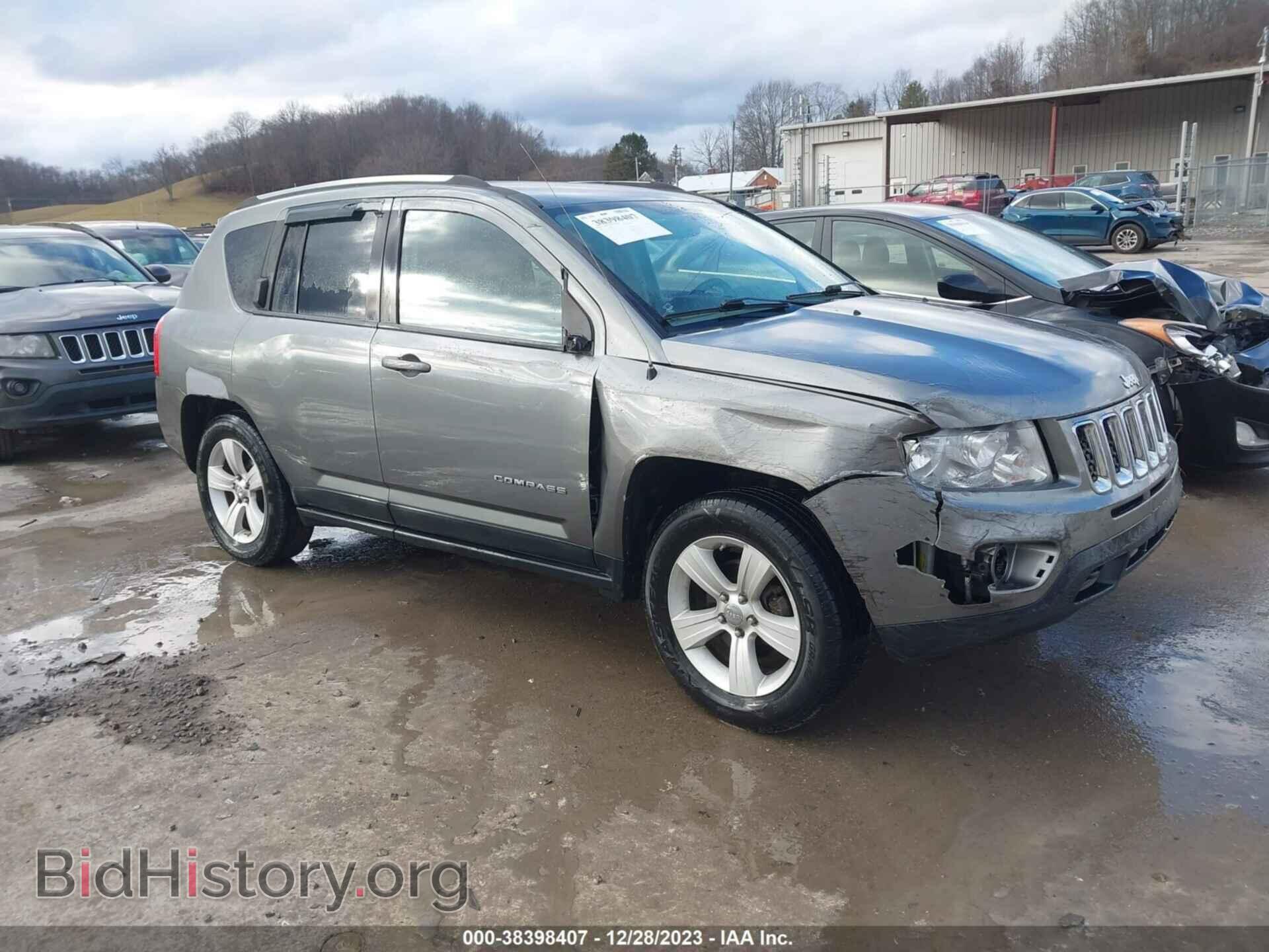 Photo 1J4NF1FB9BD207768 - JEEP COMPASS 2011