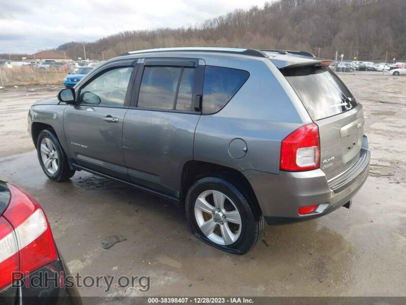 2011 Jeep COMPASS (VIN 1J4NF1FB9BD207768) — photo 3 of 16