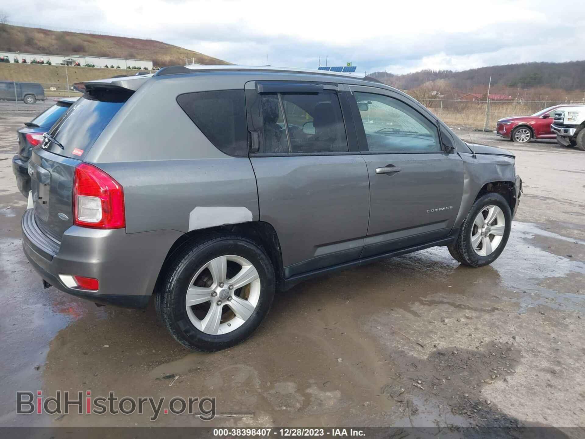 2011 JEEP COMPASS - VIN: 1J4NF1FB9BD207768 - Photo 4