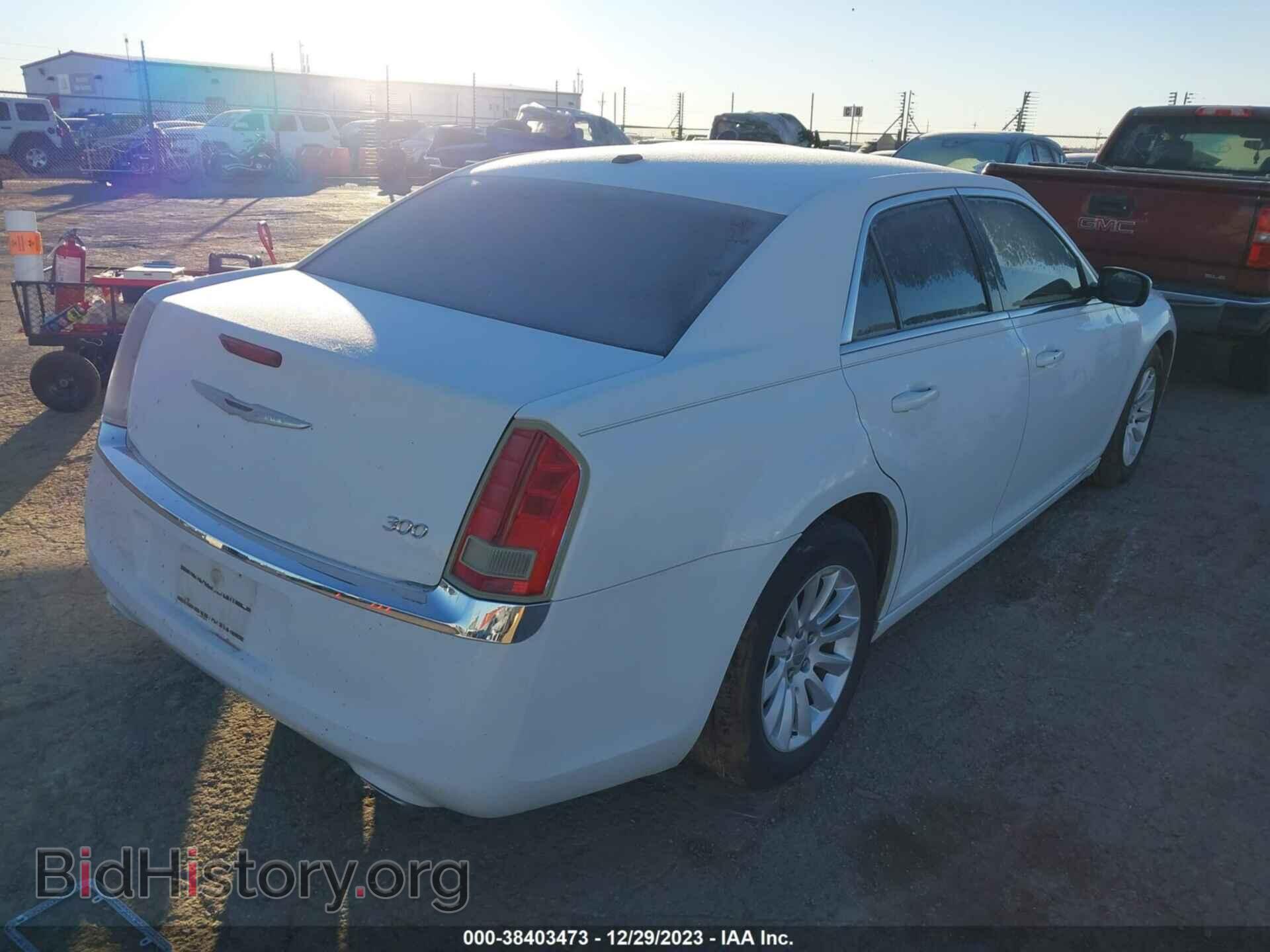 2013 CHRYSLER 300 - VIN: 2C3CCAAG6DH588451 - Фото 4