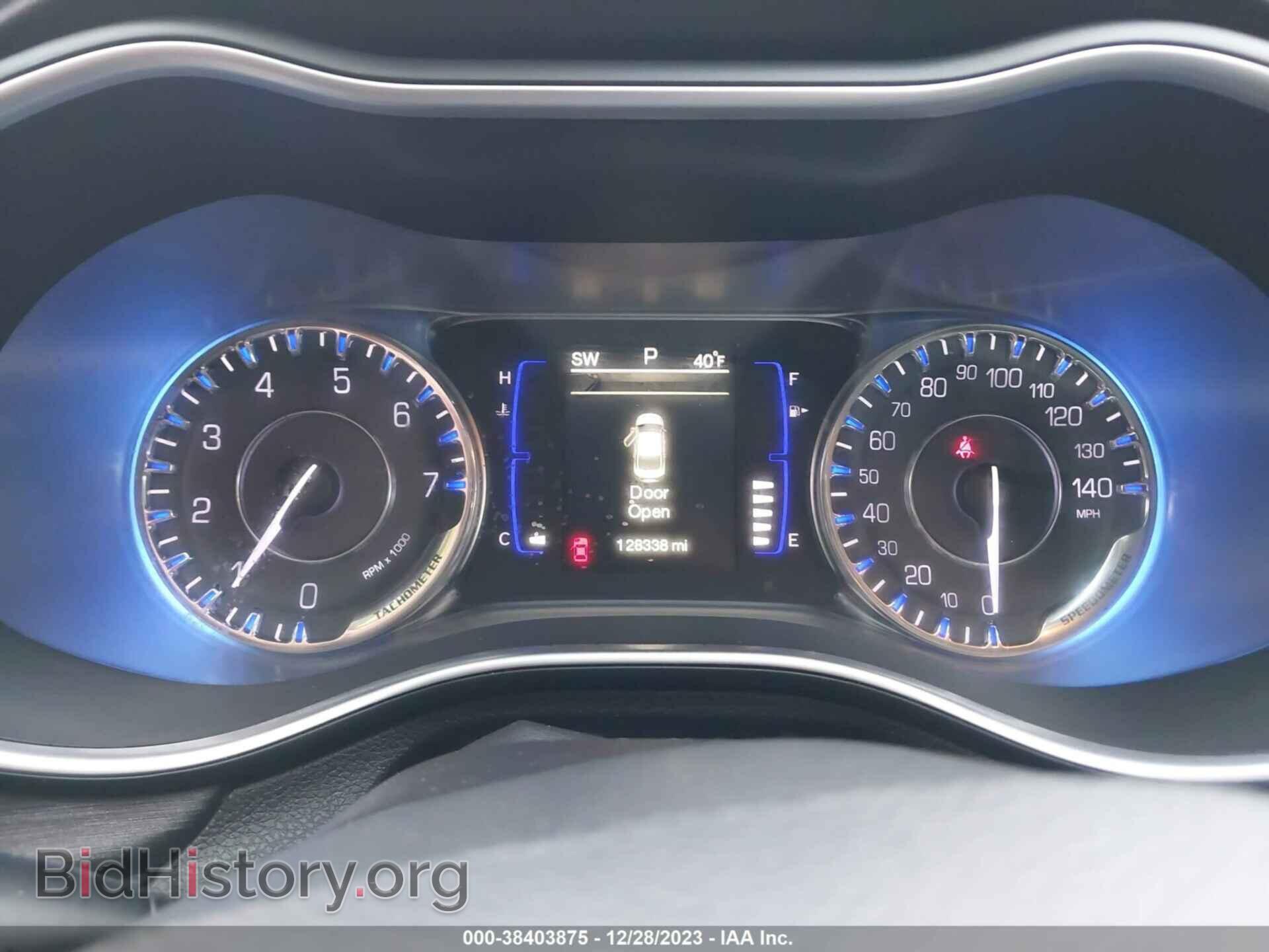 2015 CHRYSLER 200 - VIN: 1C3CCCAB3FN704778 - Фото 7