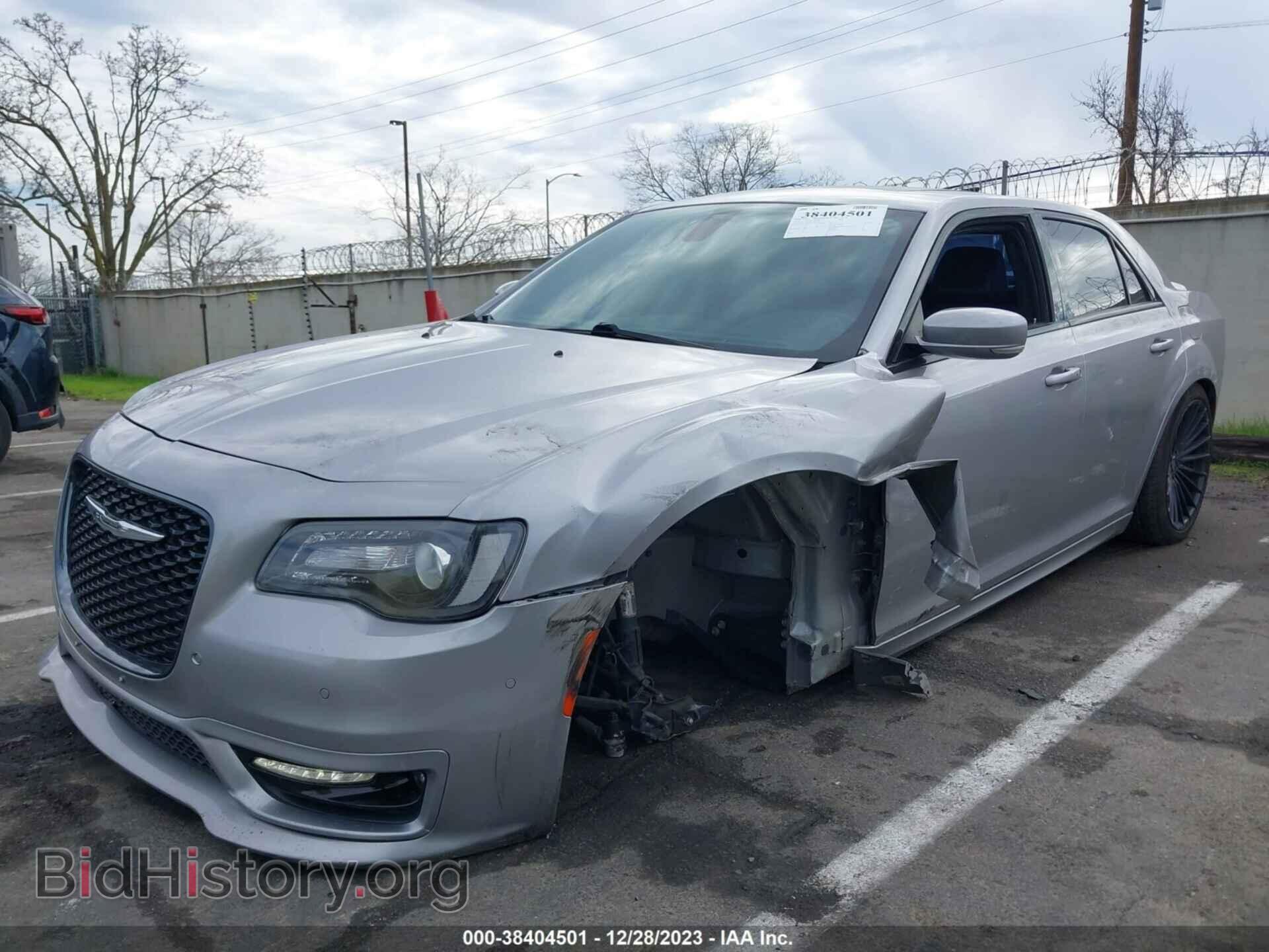 2018 CHRYSLER 300 - VIN: 2C3CCABG1JH243886 - Фото 6