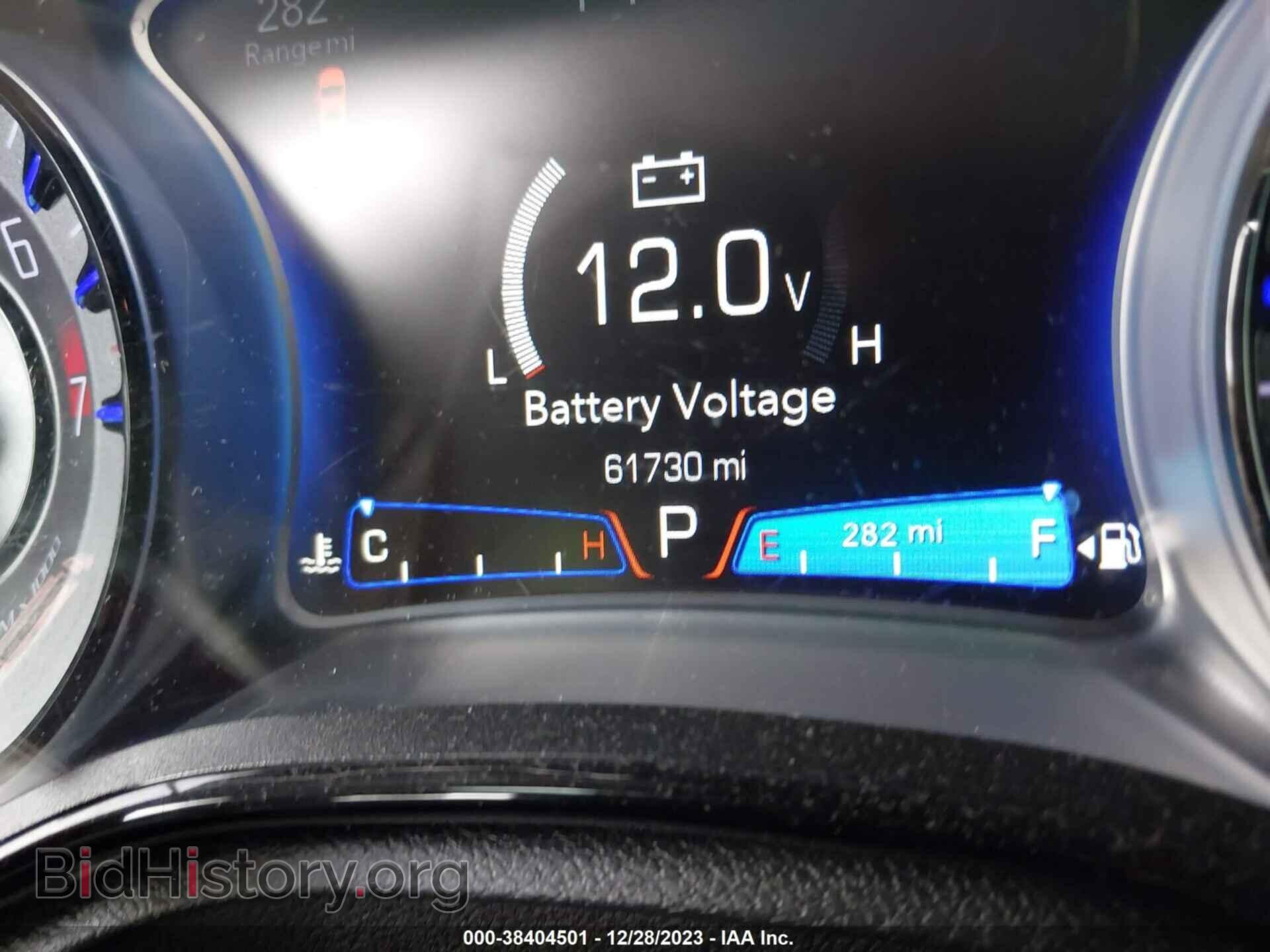 2018 CHRYSLER 300 - VIN: 2C3CCABG1JH243886 - Фото 7
