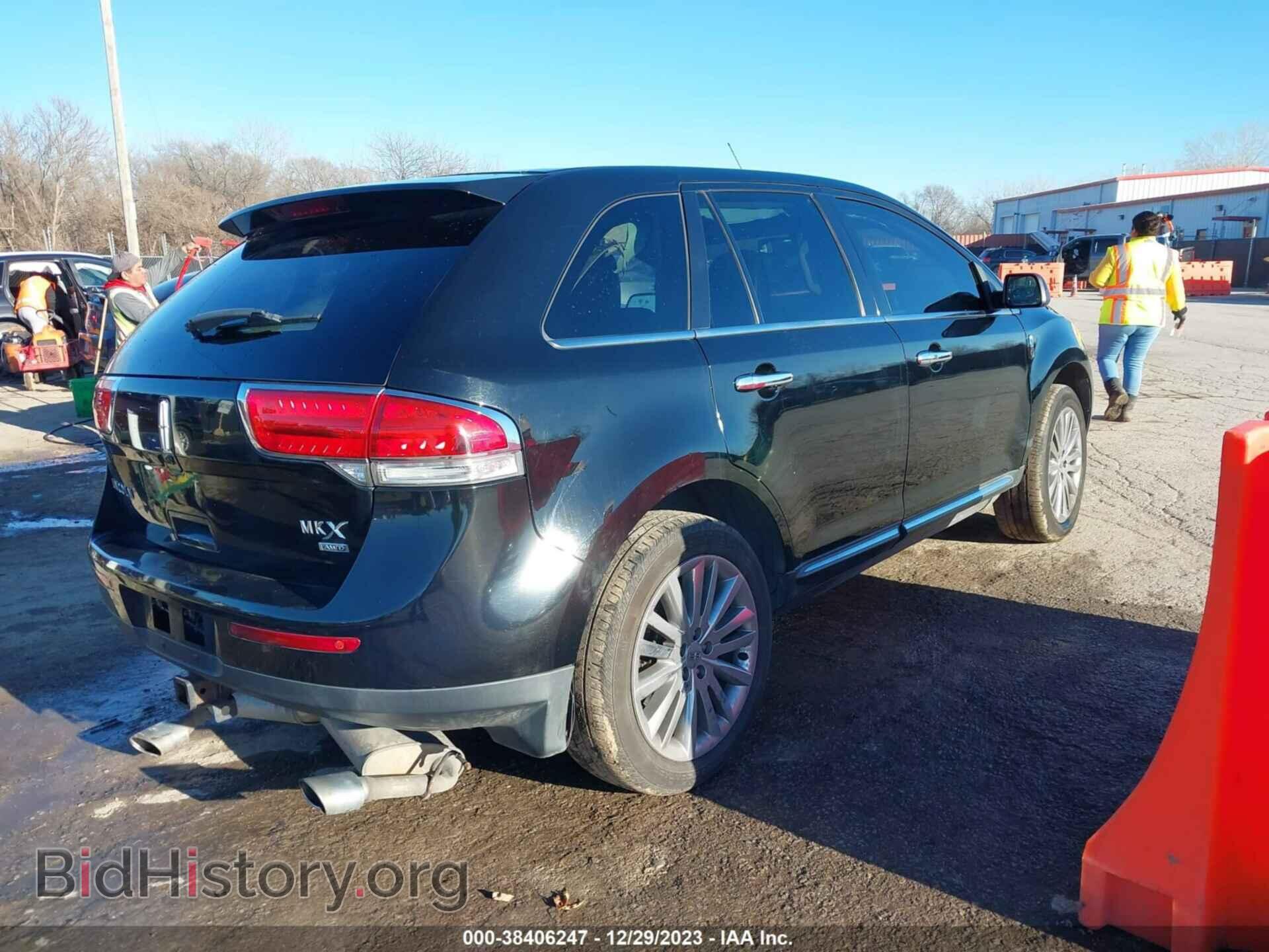 2011 LINCOLN MKX - VIN: 2LMDJ8JK0BBJ31900 - Photo 4