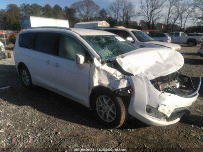 2020 Chrysler PACIFICA Touring L, white — VIN 2C4RC1BG8LR139298, IAAI