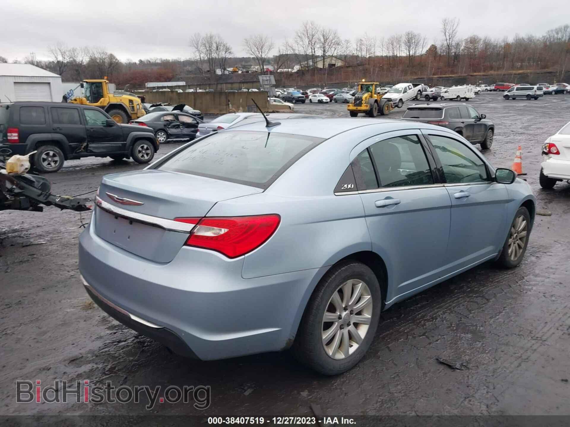 2013 CHRYSLER 200 - VIN: 1C3CCBBB8DN513119 - Фото 4