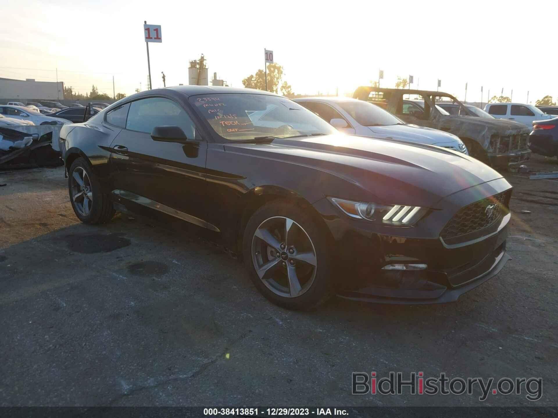 Photo 1FA6P8AM7F5377321 - FORD MUSTANG 2015