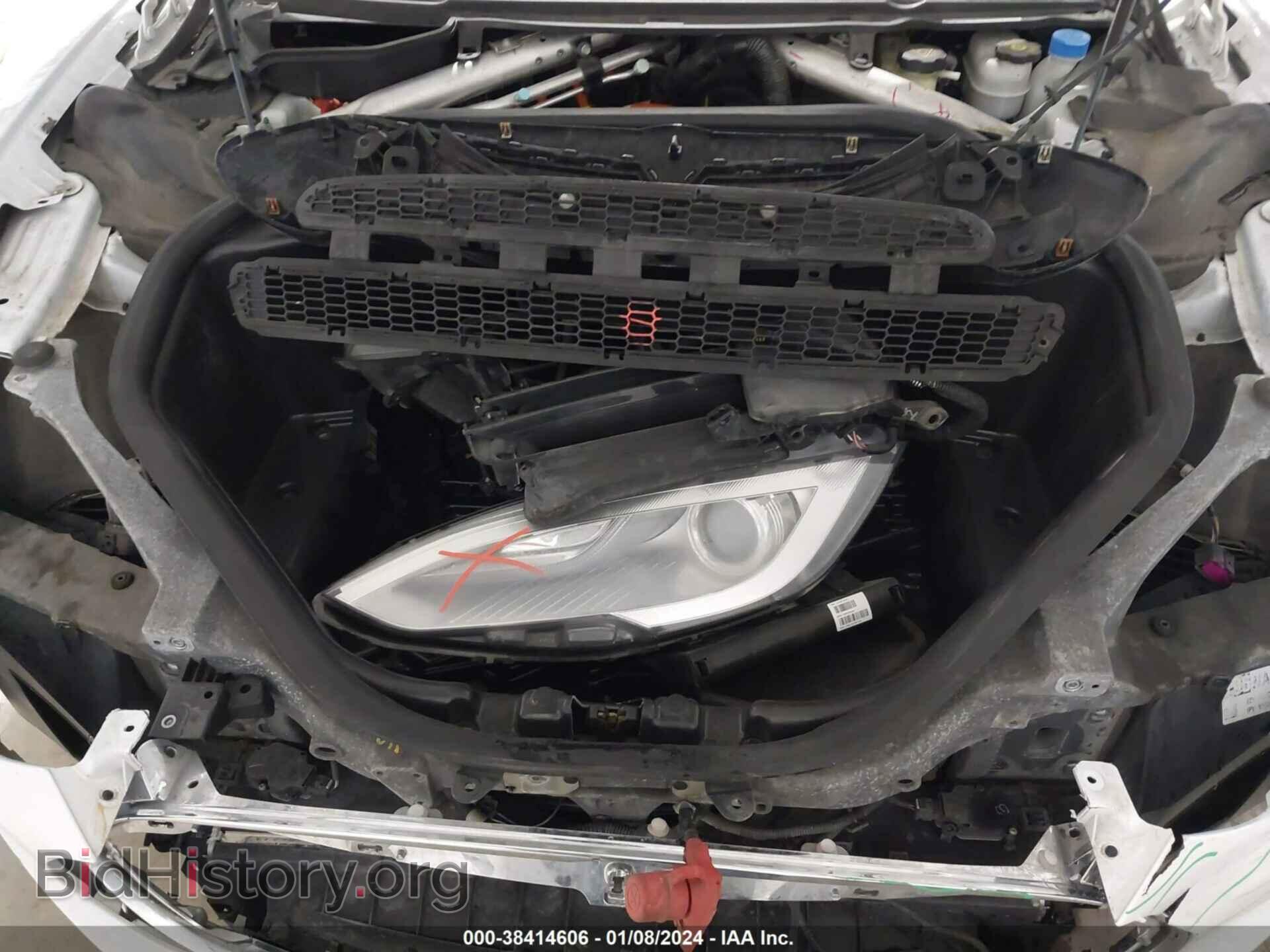 2014 TESLA MODEL S - VIN: 5YJSA1S16EFP38041 - Фото 10
