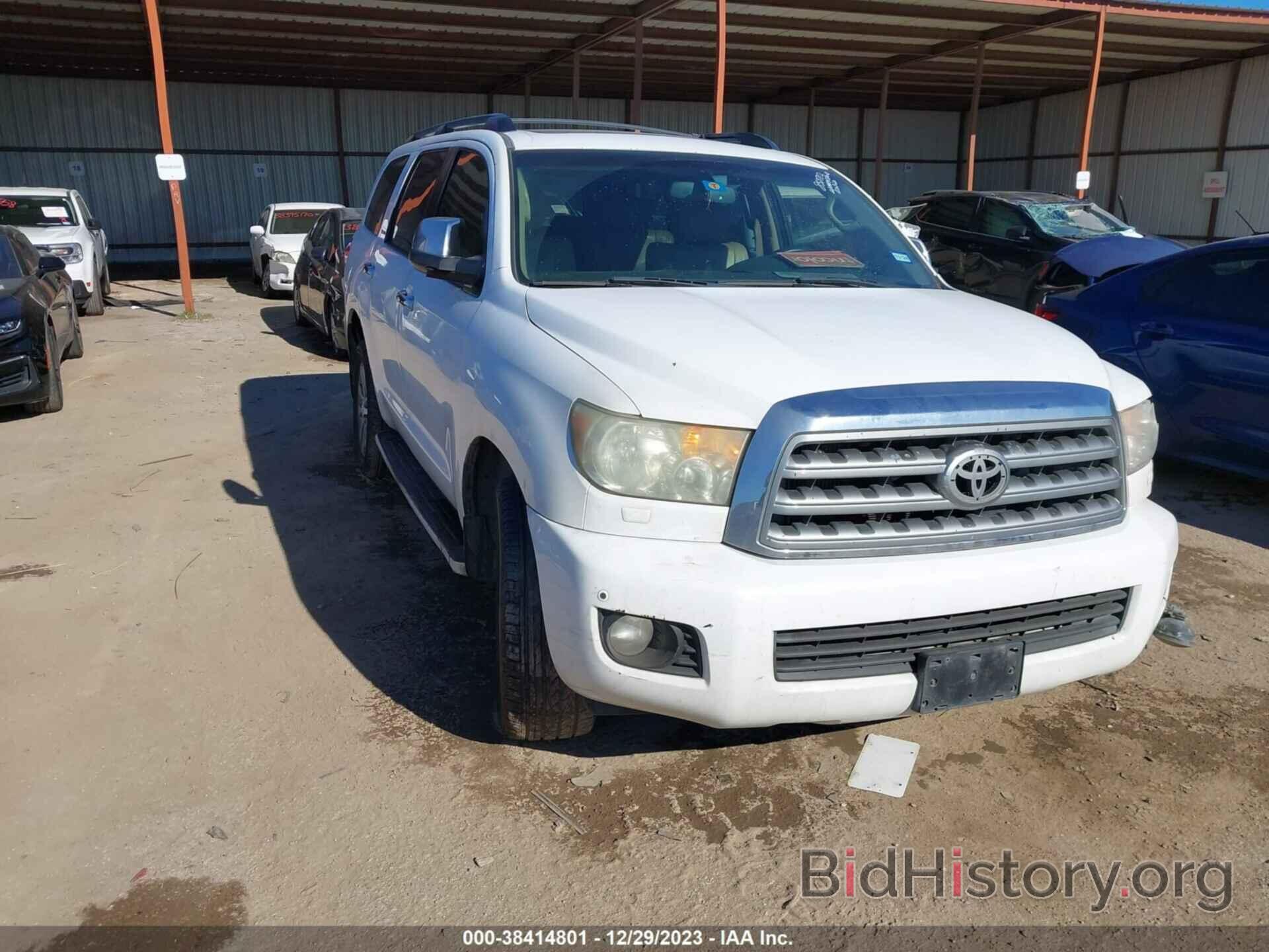 Photo 5TDKY5G14AS025348 - TOYOTA SEQUOIA 2010