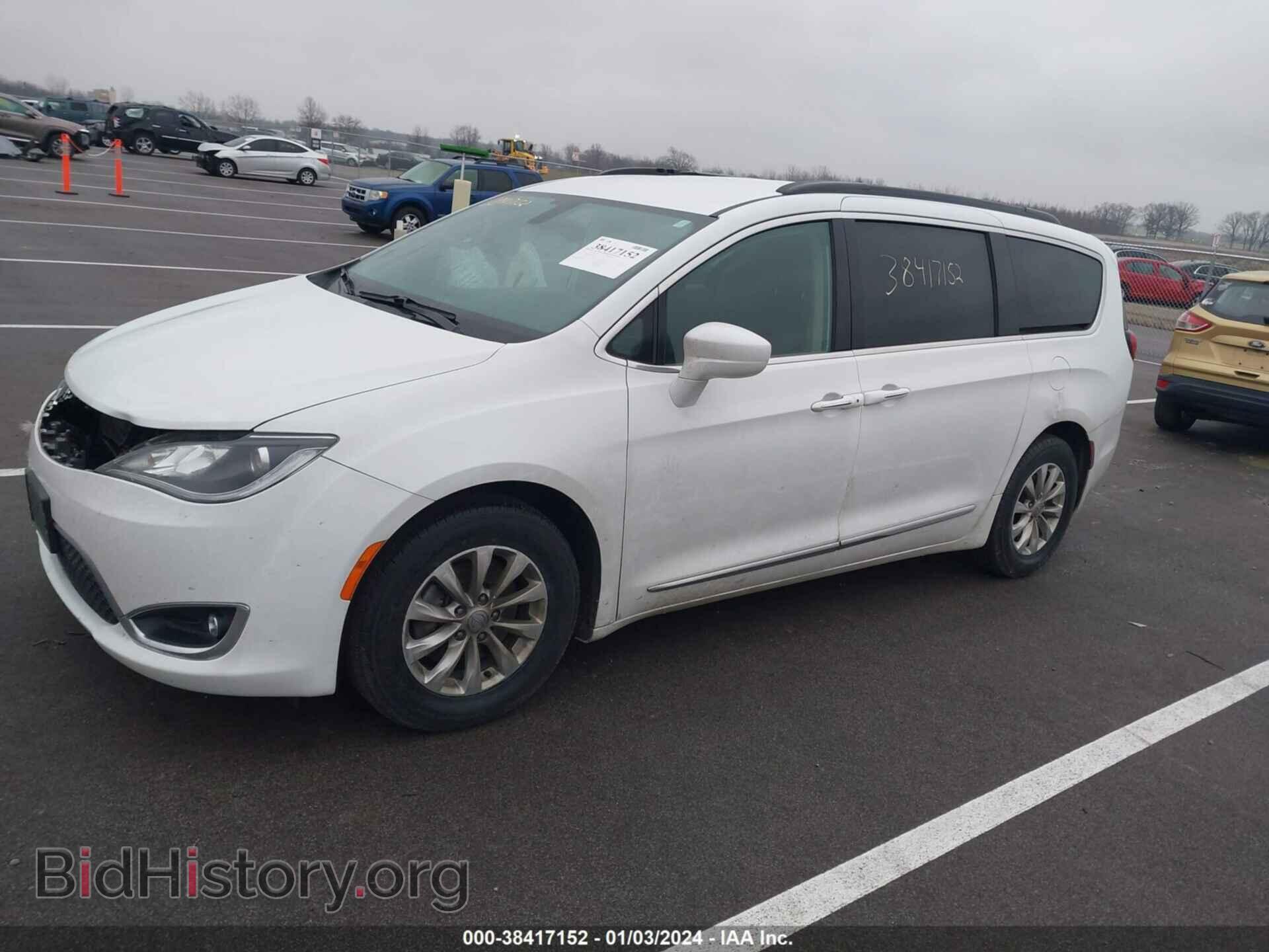 2017 CHRYSLER PACIFICA - VIN: 2C4RC1BG4HR524185 - Photo 2