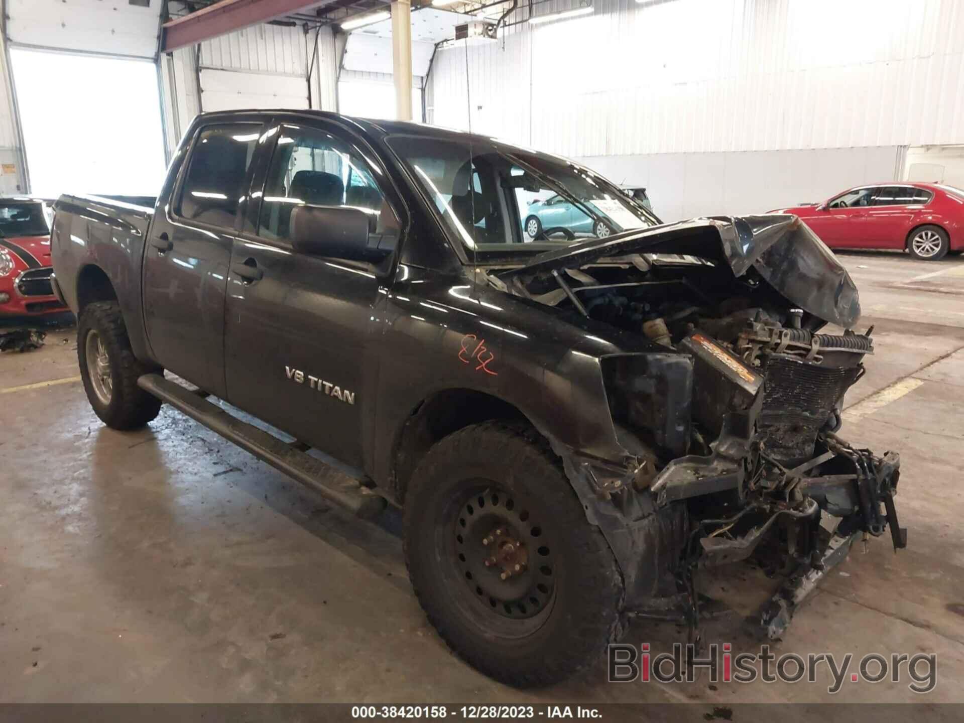 Photo 1N6AA0EJ7BN310135 - NISSAN TITAN 2011